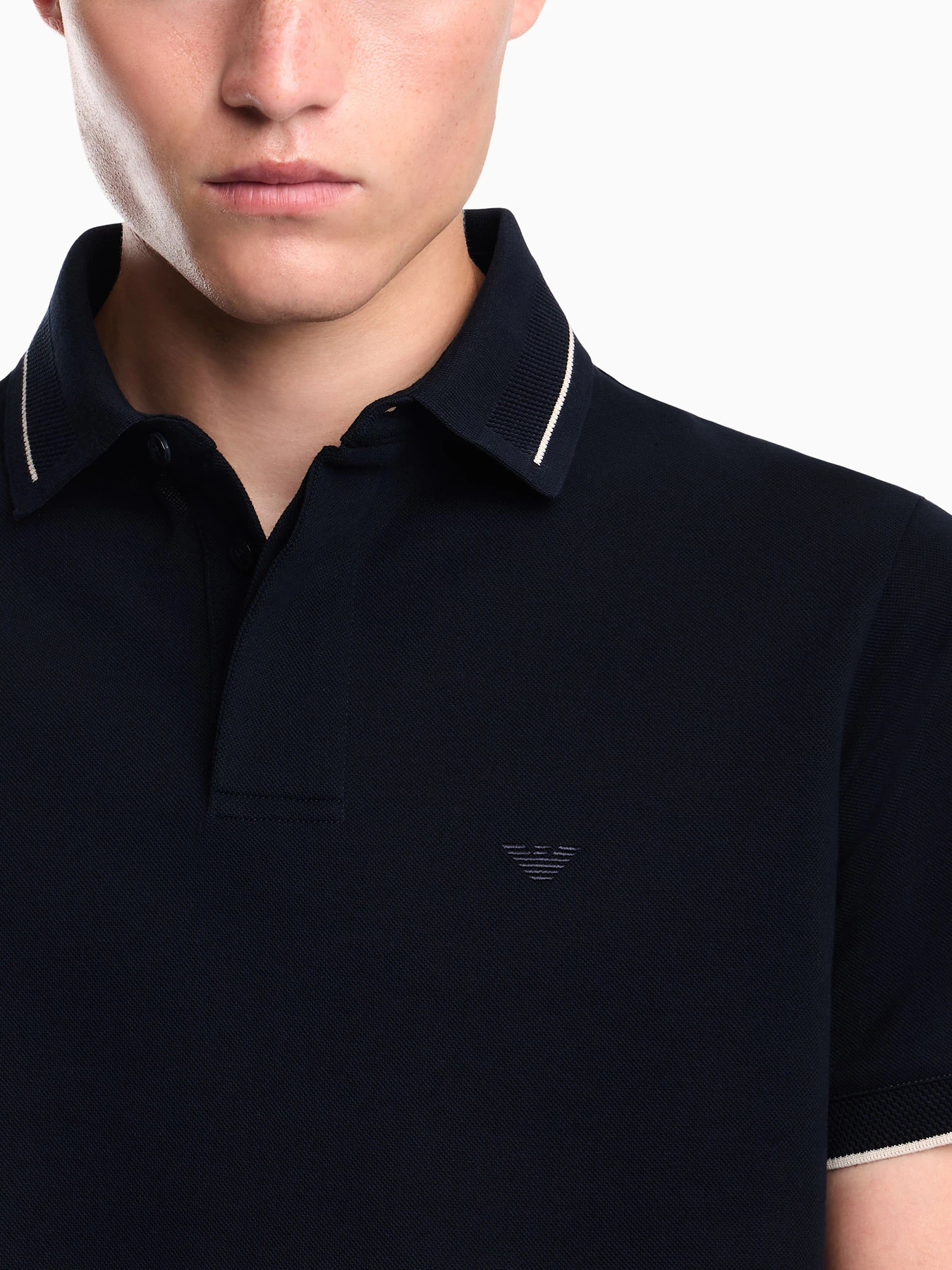 Футболки и поло Emporio Armani модель EM006625-AF12955-UB118 Футболки и поло Emporio Armani модель EM006625-AF12955-UB118 Фото
