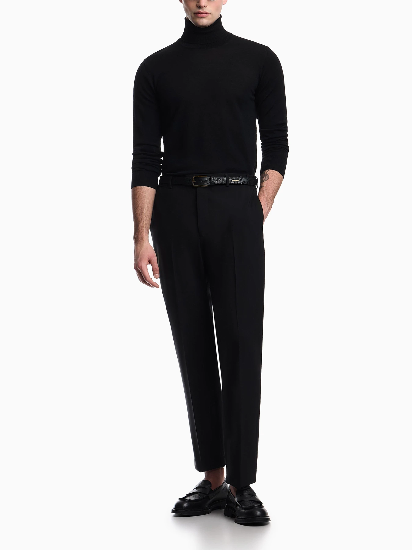 Свитеры и кардиганы Emporio Armani модель EM005805-AF25400-UC001 Свитеры и кардиганы Emporio Armani модель EM005805-AF25400-UC001 Фото