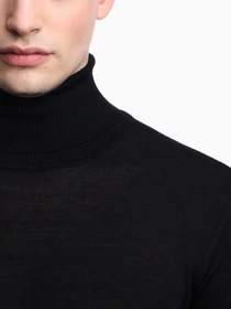Свитеры и кардиганы Emporio Armani модель EM005805-AF25400-UC001 Фото