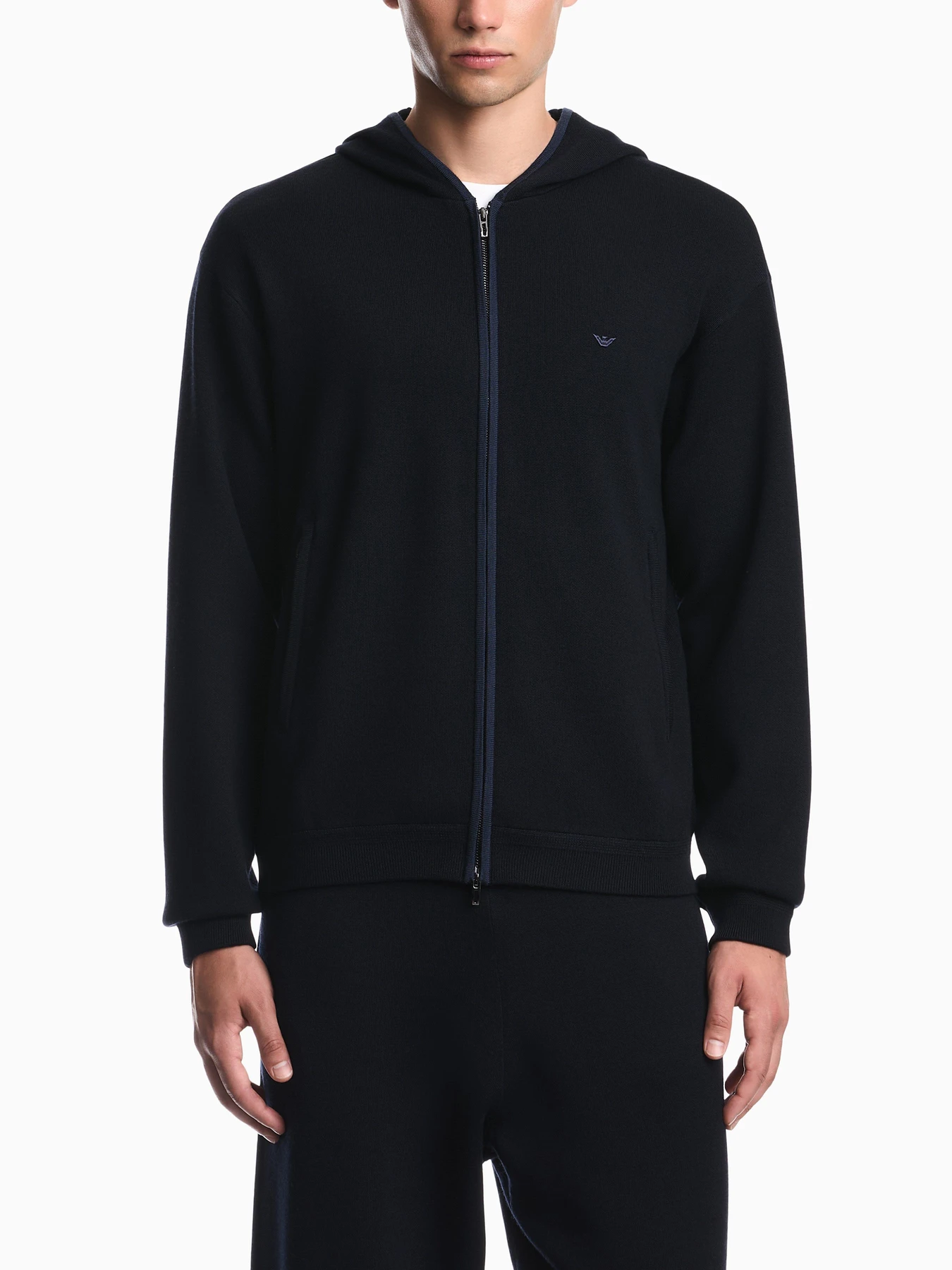 Свитеры и кардиганы Emporio Armani модель EM006223-AF27807-UB118 Свитеры и кардиганы Emporio Armani модель EM006223-AF27807-UB118 Фото
