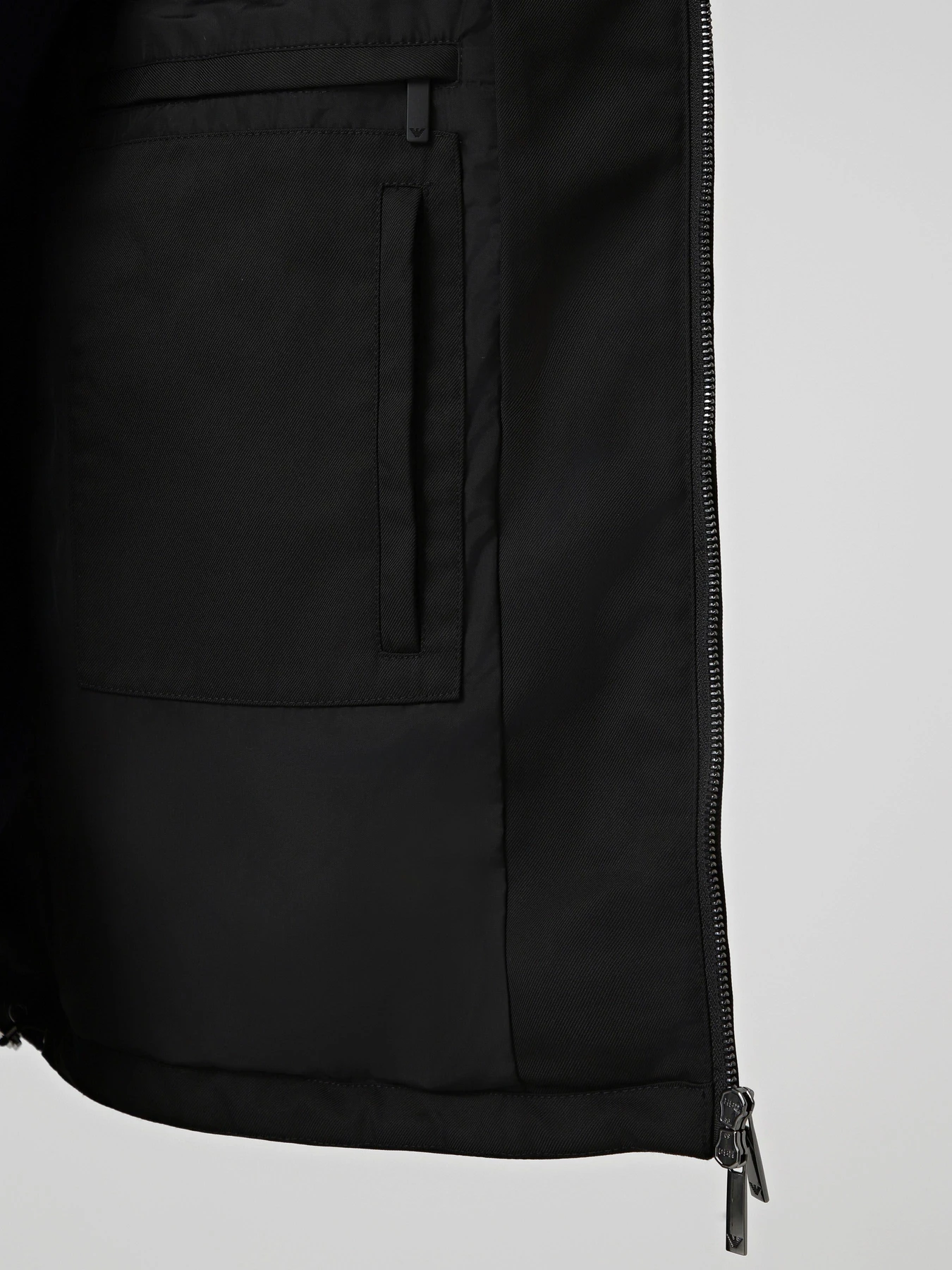 Куртки та дублянки Emporio Armani модель EM006729-AF18264-UC001 Куртки та дублянки Emporio Armani модель EM006729-AF18264-UC001 Фото