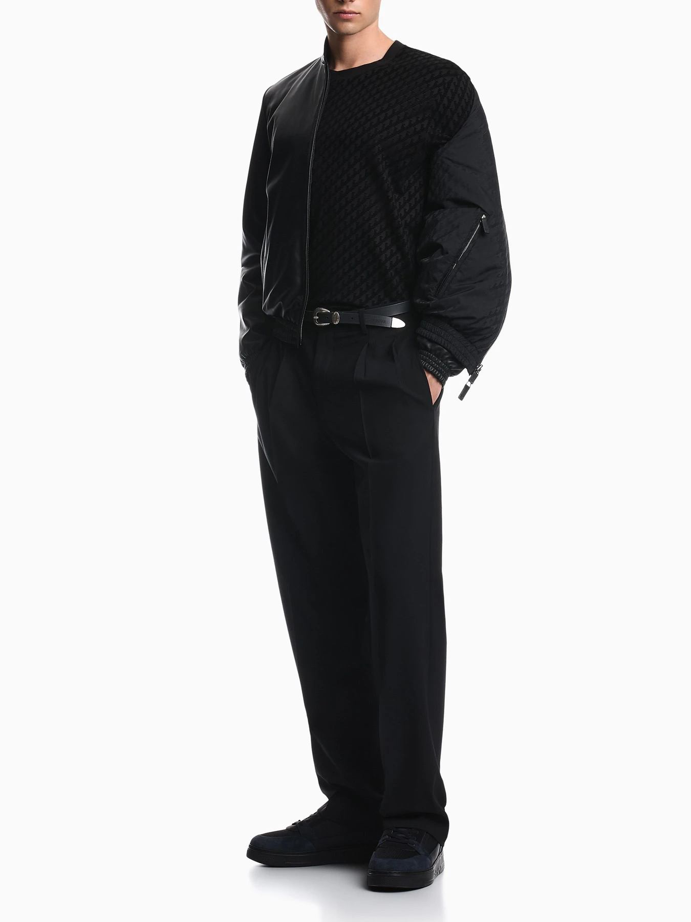 Куртки и дубленки Emporio Armani модель EM007244-AF29324-UC001 Фото