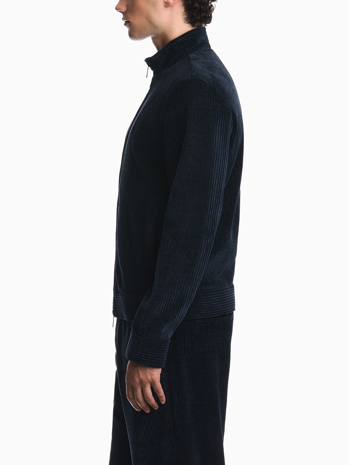Куртки и дубленки Emporio Armani модель EM007378-TE23228-UB109 Куртки и дубленки Emporio Armani модель EM007378-TE23228-UB109 Фото