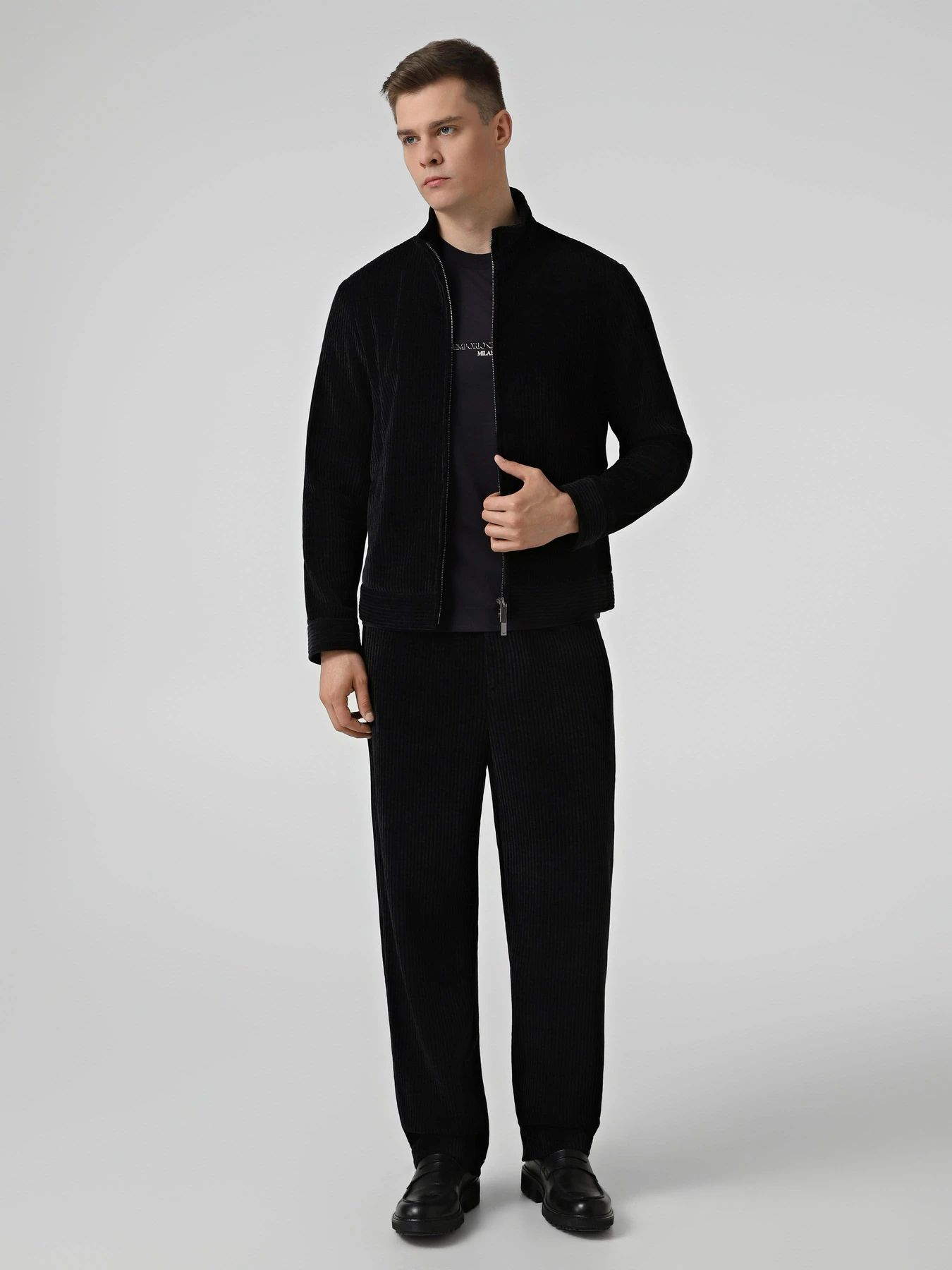 Куртки и дубленки Emporio Armani модель EM007378-TE23228-UC001 Куртки и дубленки Emporio Armani модель EM007378-TE23228-UC001 Фото