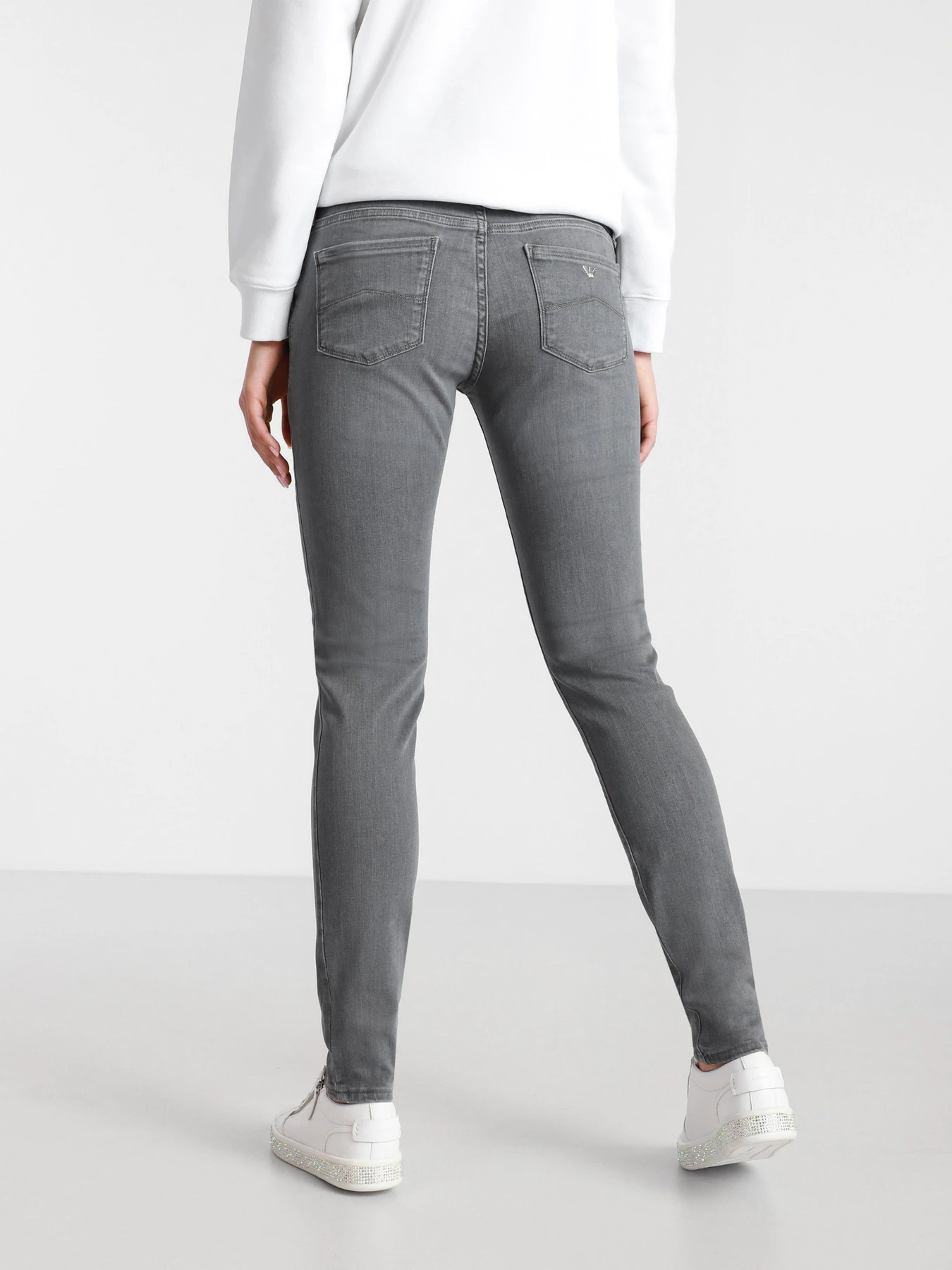 Джинсы Emporio Armani Slim модель 3K2J06-2DE9Z-0662 Джинсы Emporio Armani Slim модель 3K2J06-2DE9Z-0662 Фото