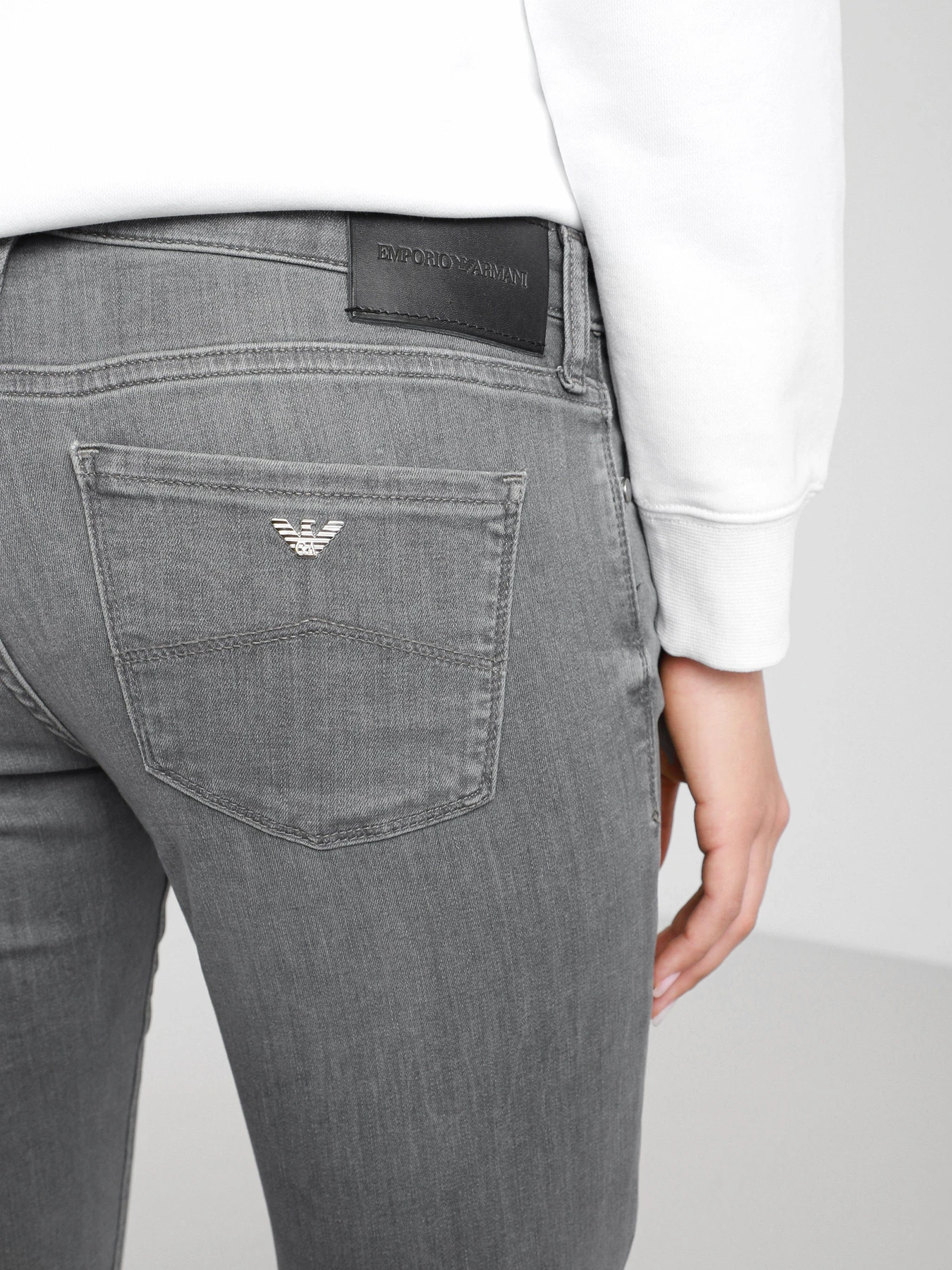 Джинсы Emporio Armani Slim модель 3K2J06-2DE9Z-0662 Джинсы Emporio Armani Slim модель 3K2J06-2DE9Z-0662 Фото