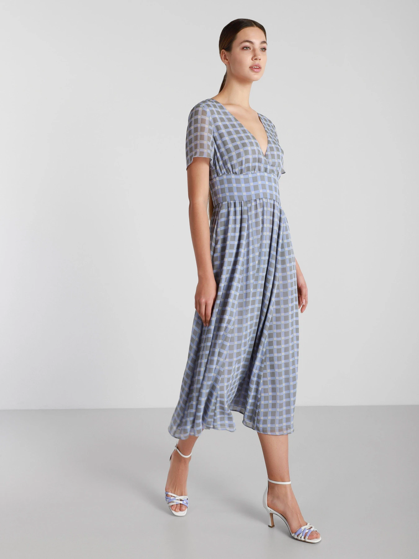 Платья Emporio Armani модель 3K2A73-2NXUZ-F602 Платья Emporio Armani модель 3K2A73-2NXUZ-F602 Фото