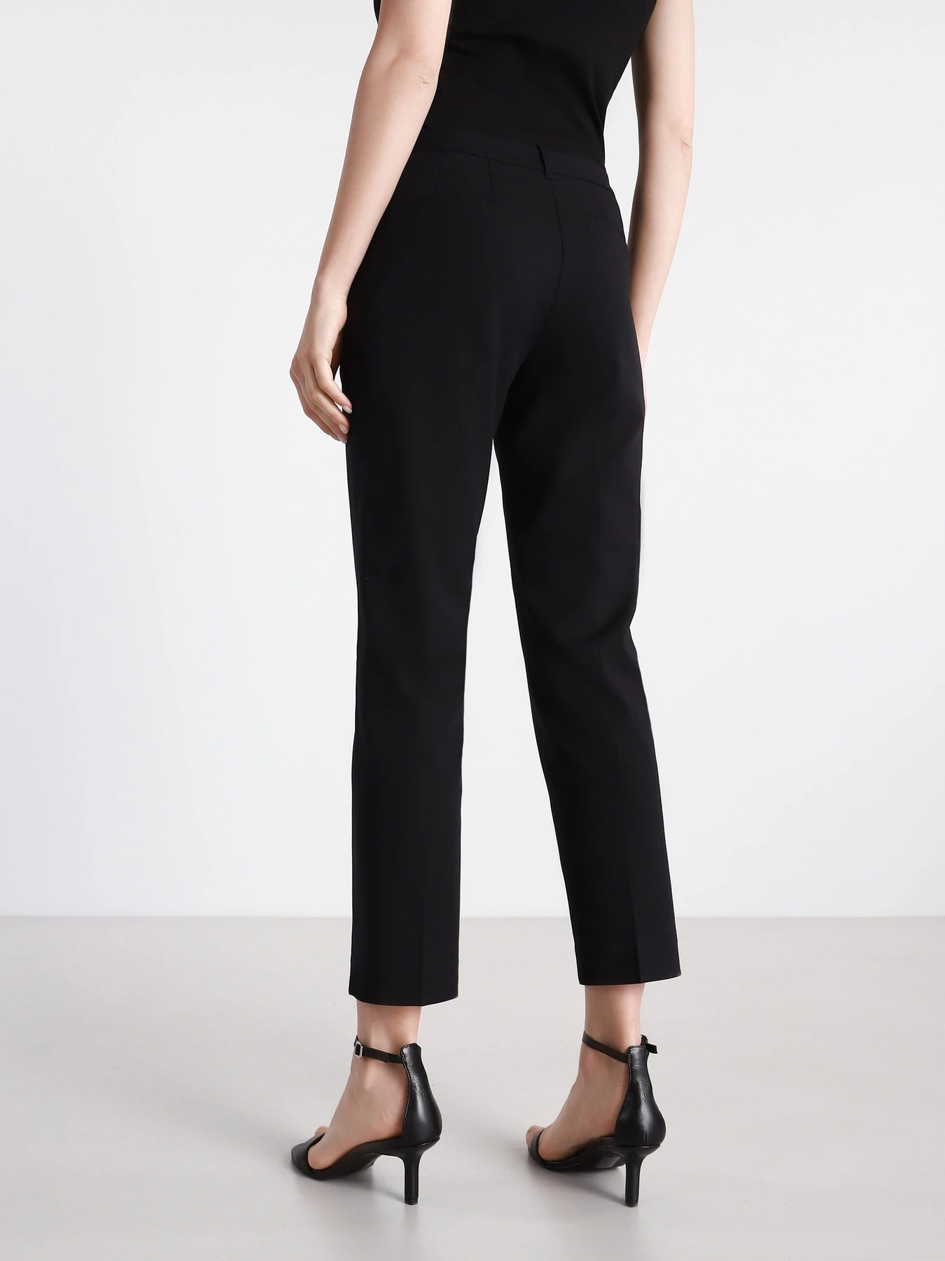 Брюки Emporio Armani модель 3K2P63-2NYSZ-0926 Фото