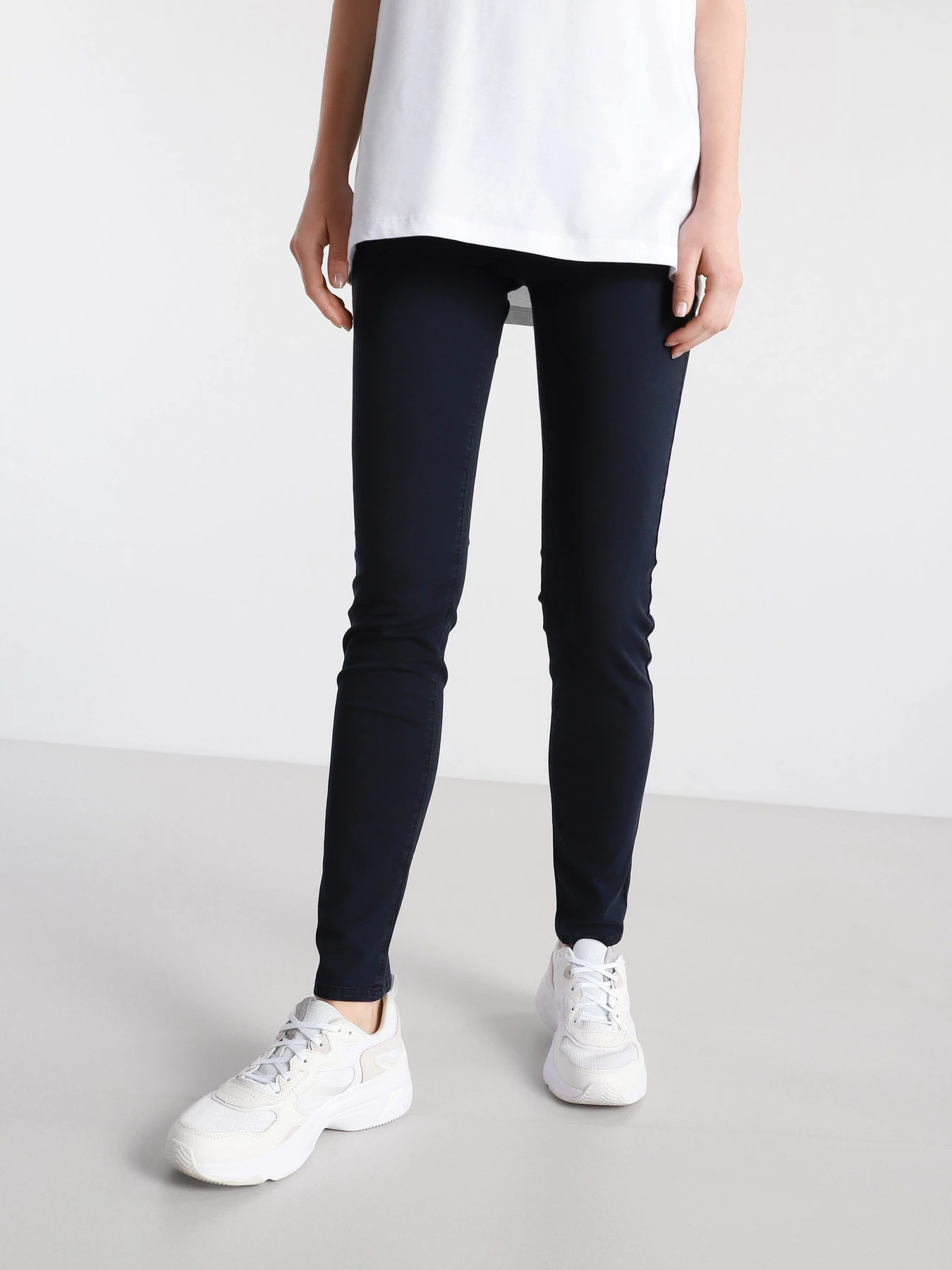 Джинсы Emporio Armani Skinny модель 3K2J20-2N8HZ-0926 Фото