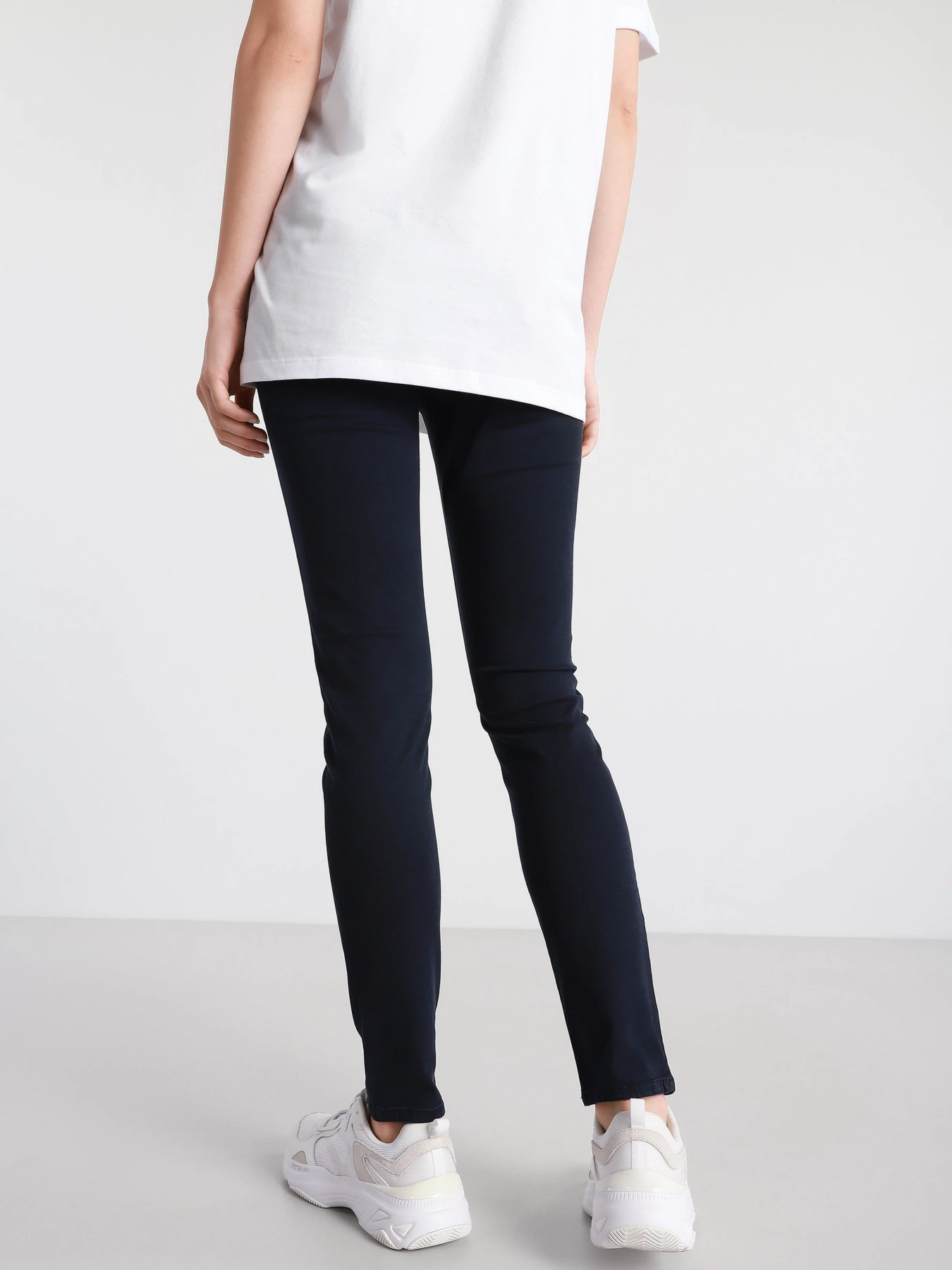 Джинсы Emporio Armani Skinny модель 3K2J20-2N8HZ-0926 Фото