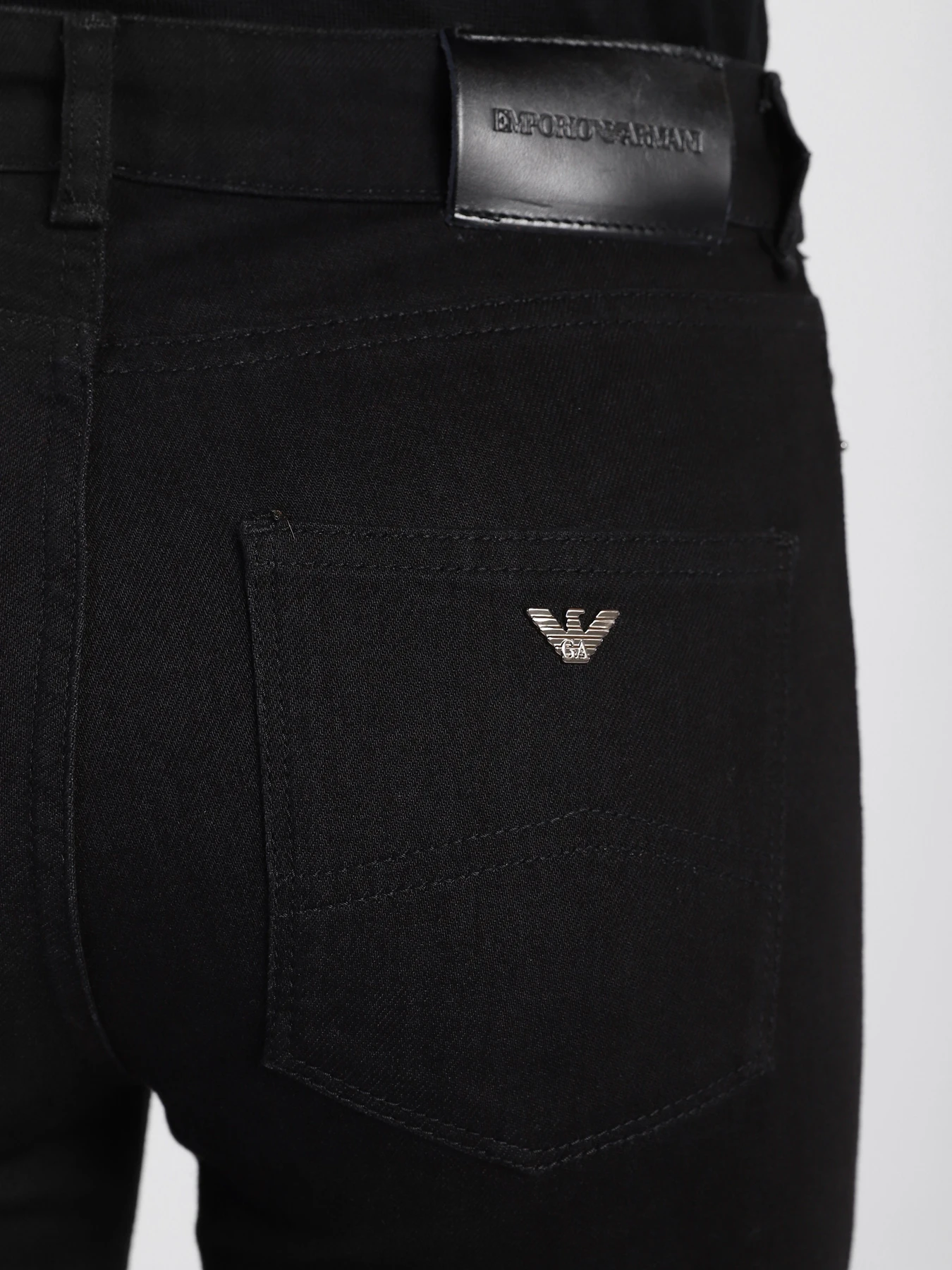 Джинсы Emporio Armani Slim модель 8N2J18-2DL1Z-0005 Джинсы Emporio Armani Slim модель 8N2J18-2DL1Z-0005 Фото