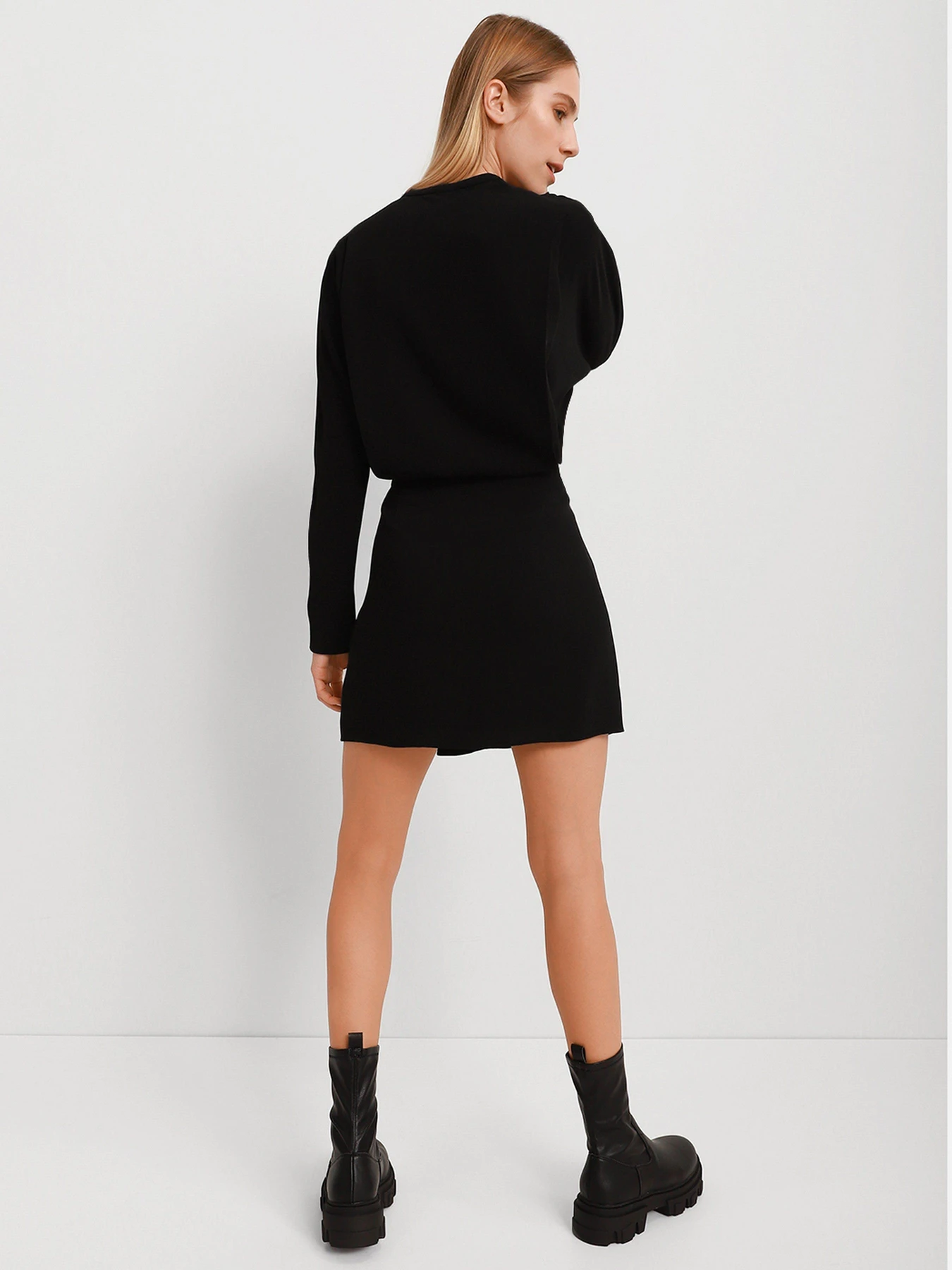 Платья Emporio Armani модель 6K2A66-2NJKZ-0999 Платья Emporio Armani модель 6K2A66-2NJKZ-0999 Фото