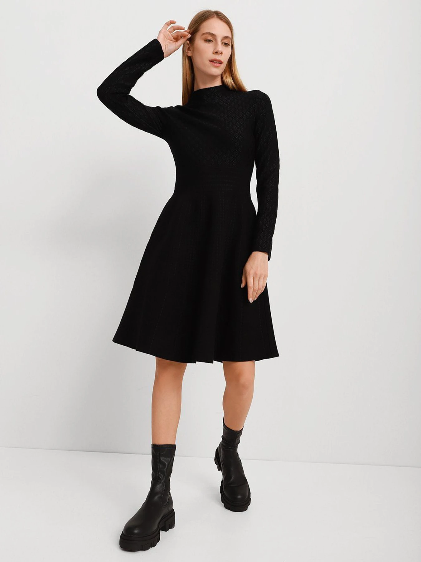 Платья Emporio Armani модель 6K2AT1-2M03Z-0999 Платья Emporio Armani модель 6K2AT1-2M03Z-0999 Фото