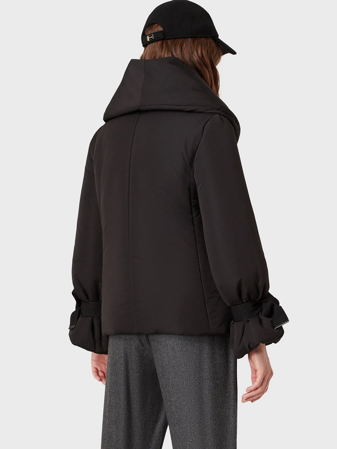 Куртки и дубленки Emporio Armani модель 6K2B75-2NNIZ-0999 Куртки и дубленки Emporio Armani модель 6K2B75-2NNIZ-0999 Фото