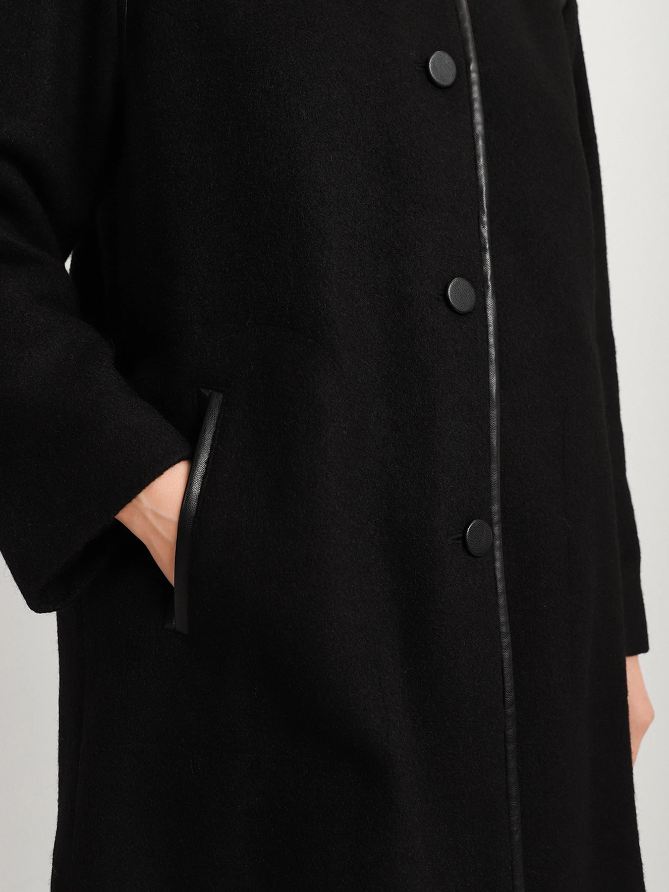 Пальто и плащи Emporio Armani модель 6K2L6A-2JWVZ-0999 Пальто и плащи Emporio Armani модель 6K2L6A-2JWVZ-0999 Фото