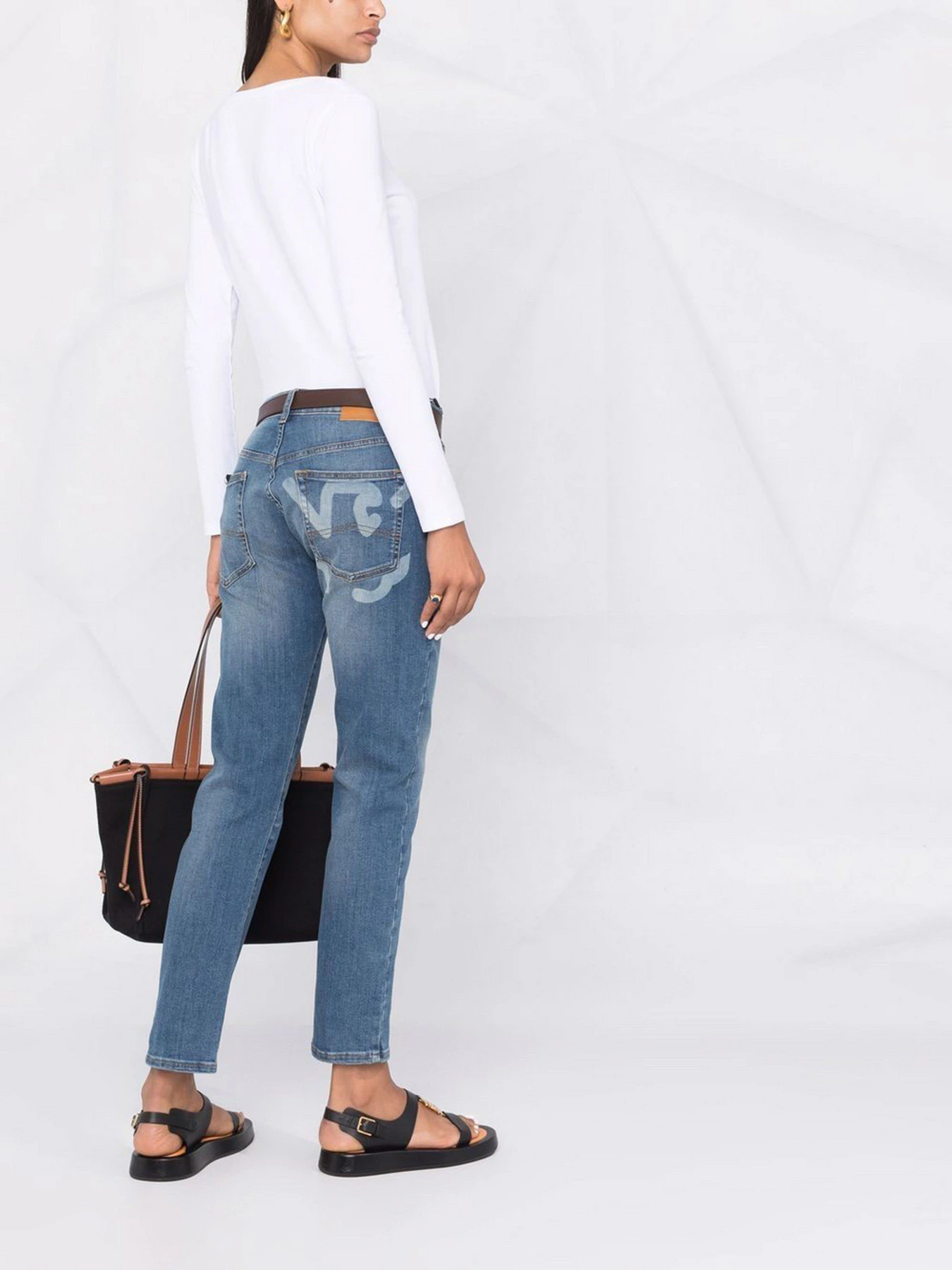 Джинсы Emporio Armani Slim модель 6K2J36-2DJ7Z-0941 Джинсы Emporio Armani Slim модель 6K2J36-2DJ7Z-0941 Фото