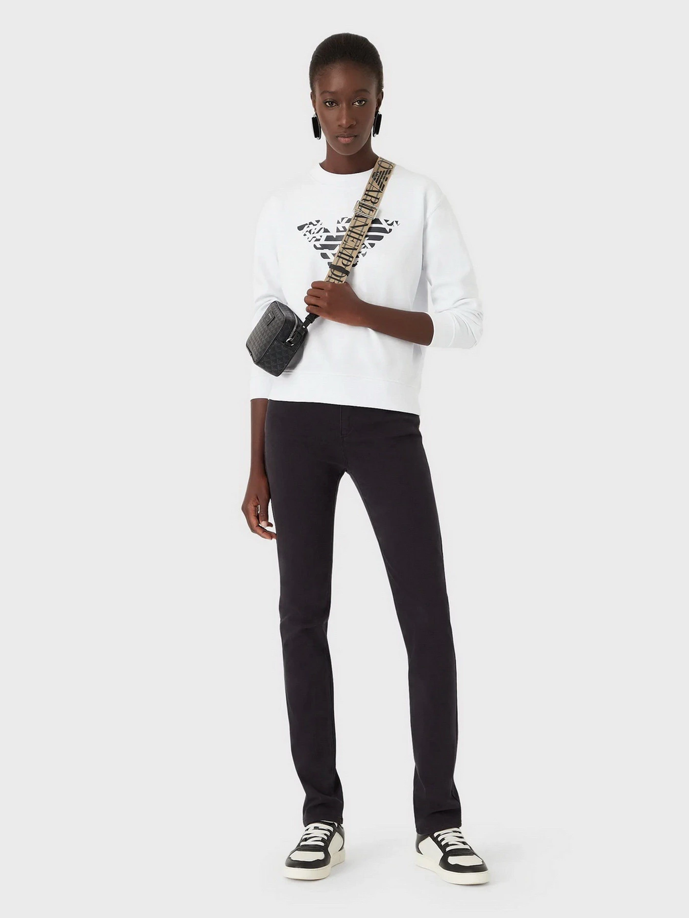 Худи и свитшоты Emporio Armani модель 6K2M8Z-2J49Z-0100 Худи и свитшоты Emporio Armani модель 6K2M8Z-2J49Z-0100 Фото
