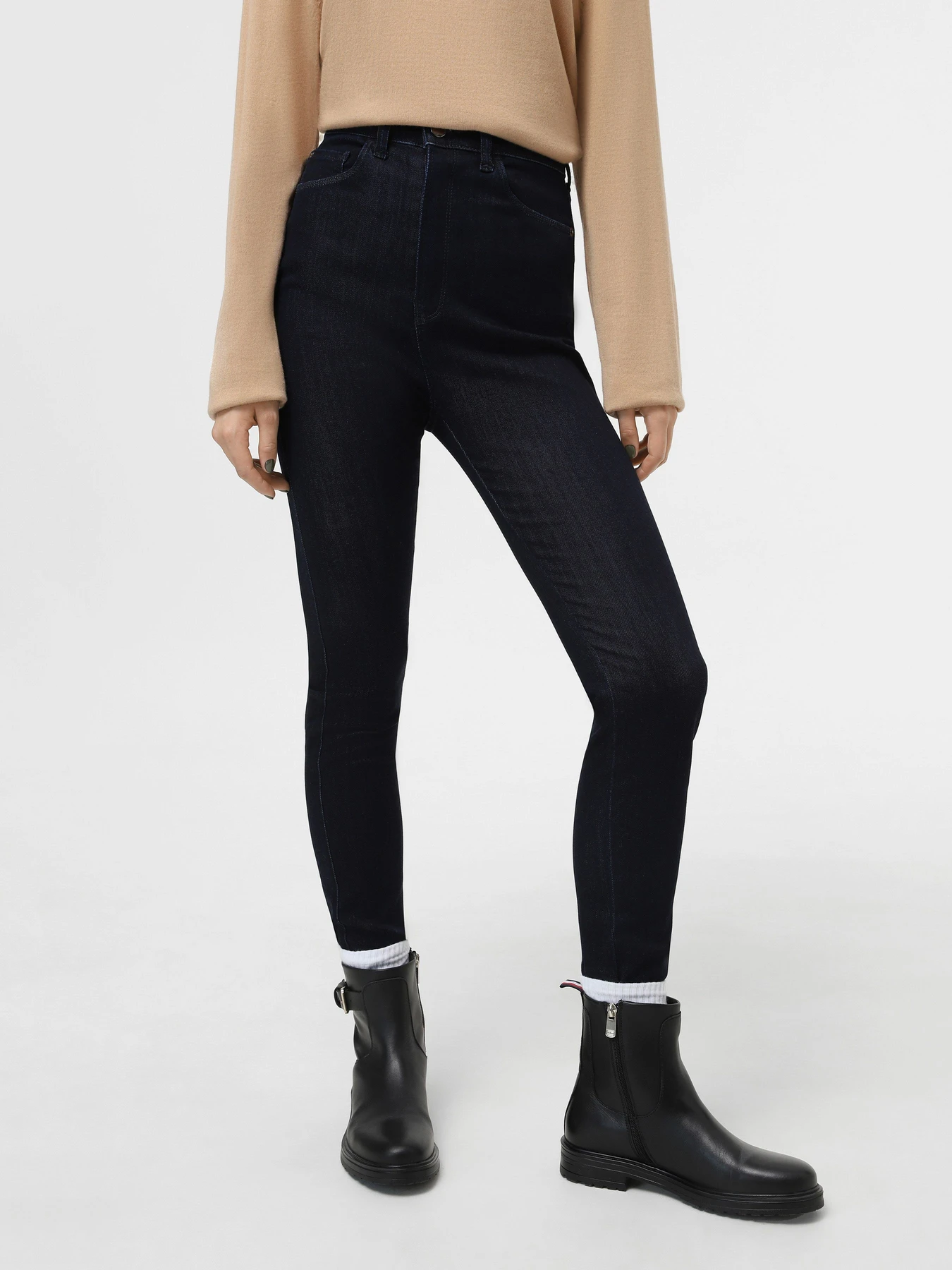 Джинсы Emporio Armani J64 модель 8N2J64-2DL2Z-0941 Джинсы Emporio Armani J64 модель 8N2J64-2DL2Z-0941 Фото
