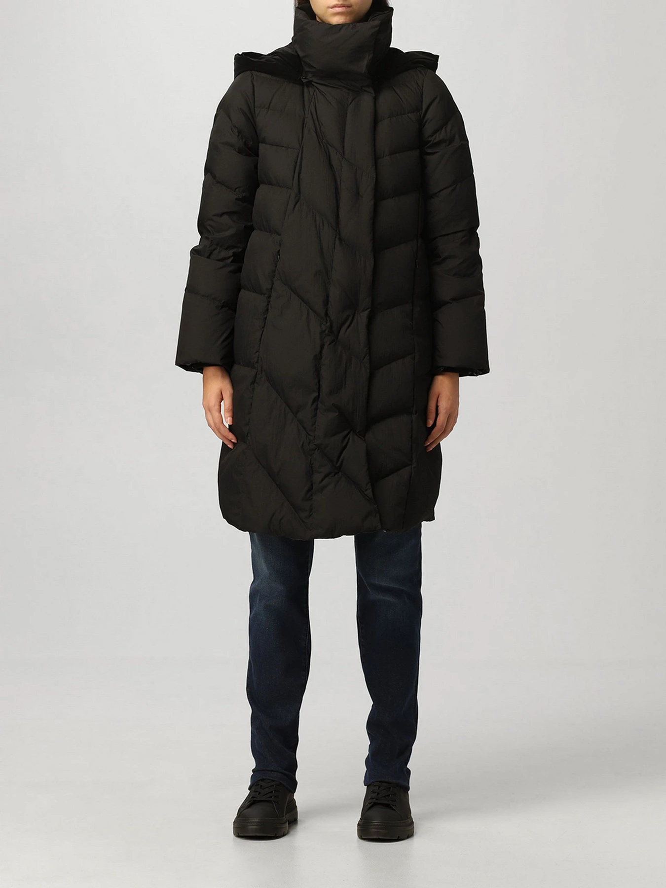 Куртки и дубленки Emporio Armani модель 6K2L68-2NJGZ-0999 Куртки и дубленки Emporio Armani модель 6K2L68-2NJGZ-0999 Фото