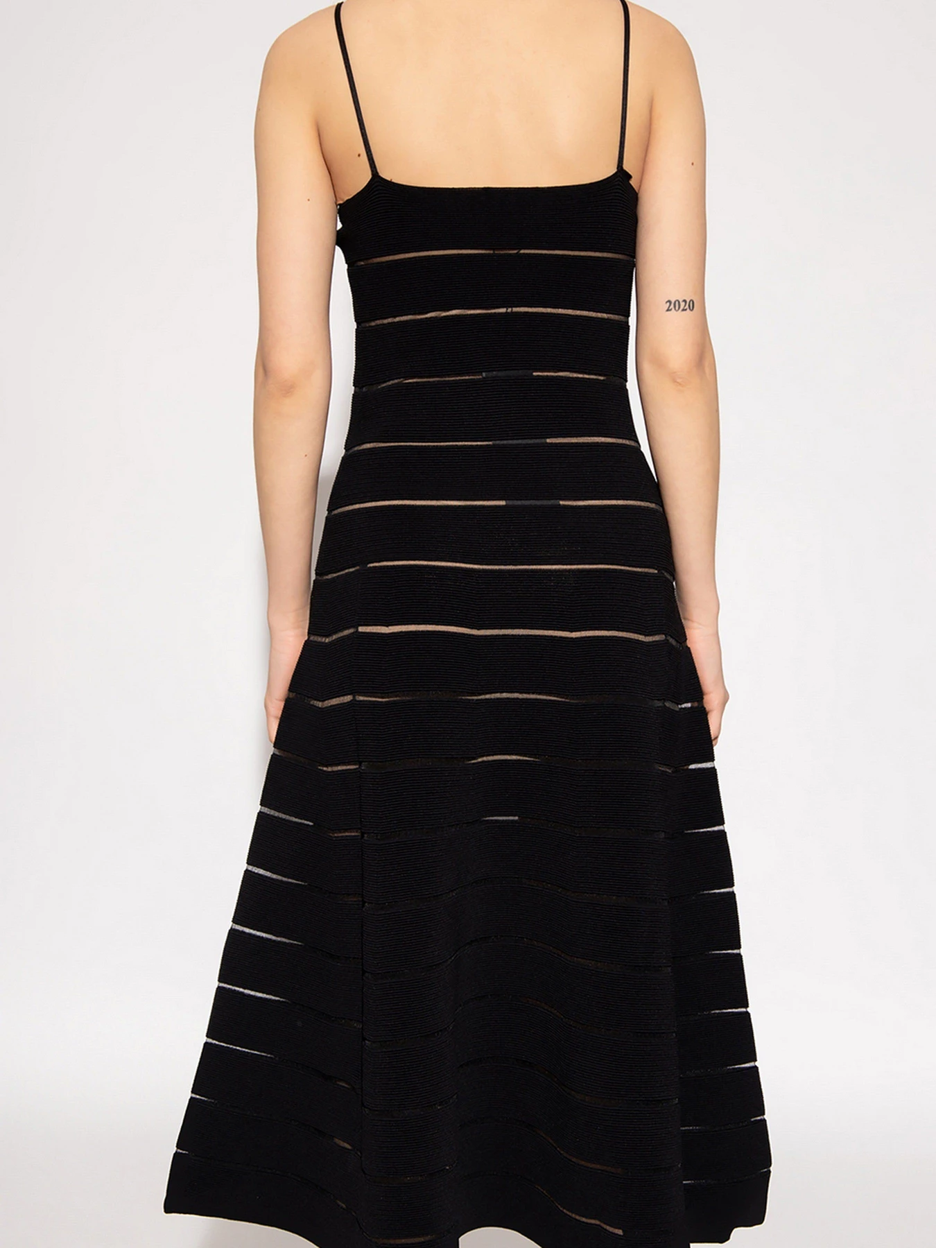 Платья Emporio Armani модель 3L2AT8-2M13Z-0999 Платья Emporio Armani модель 3L2AT8-2M13Z-0999 Фото