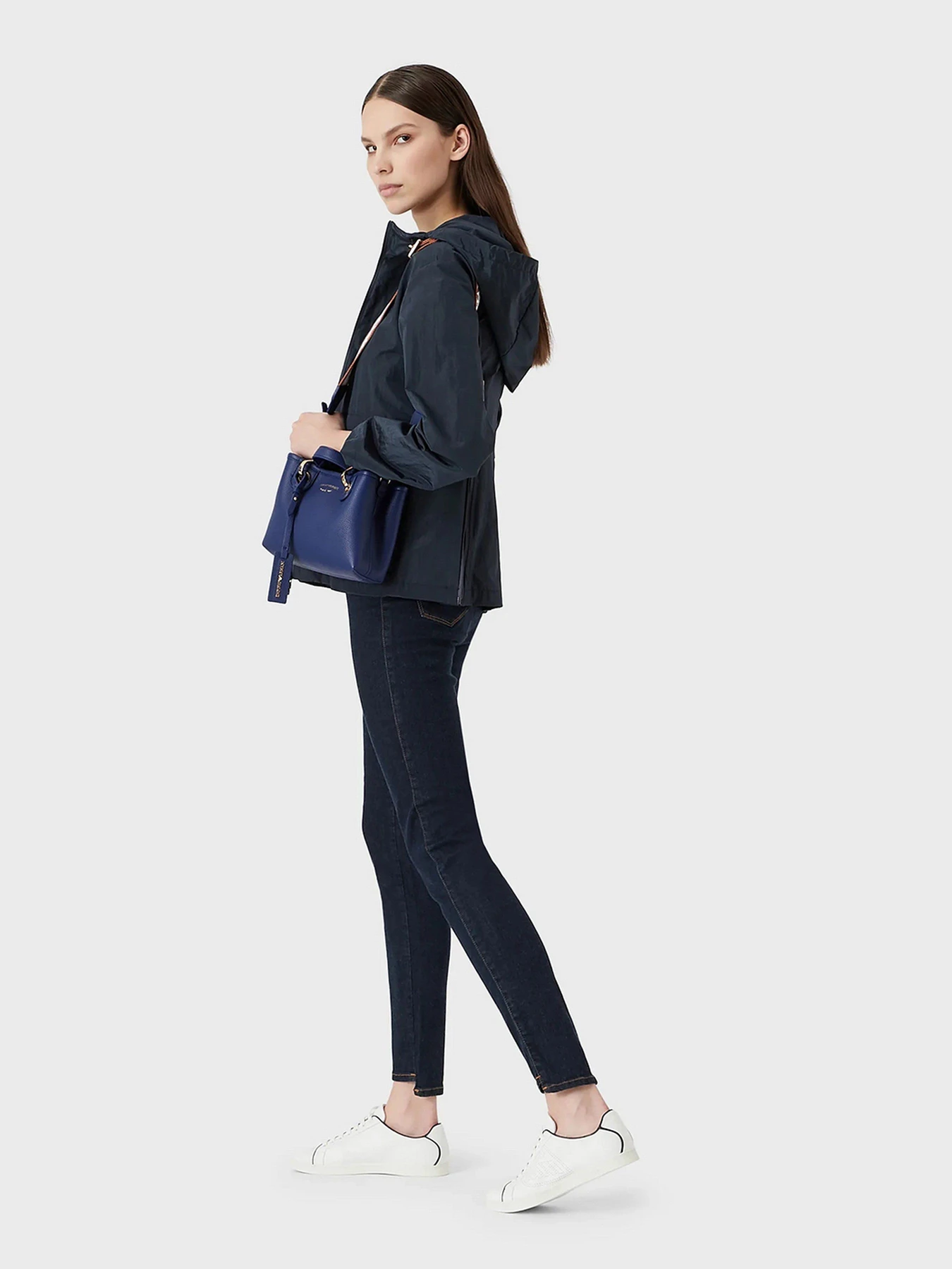 Куртки и дубленки Emporio Armani модель 3L2B66-2NKLZ-0926 Куртки и дубленки Emporio Armani модель 3L2B66-2NKLZ-0926 Фото