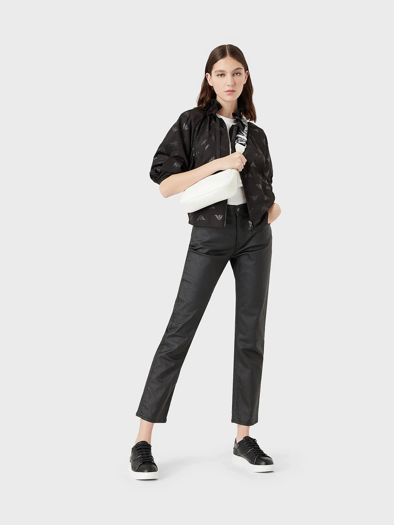 Куртки и дубленки Emporio Armani модель 3L2B67-2NKZZ-F008 Куртки и дубленки Emporio Armani модель 3L2B67-2NKZZ-F008 Фото