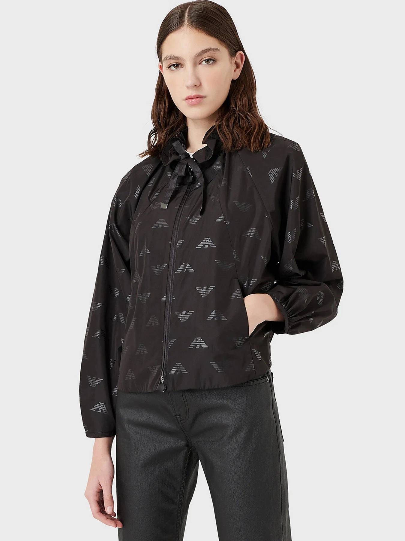 Куртки и дубленки Emporio Armani модель 3L2B67-2NKZZ-F008 Куртки и дубленки Emporio Armani модель 3L2B67-2NKZZ-F008 Фото