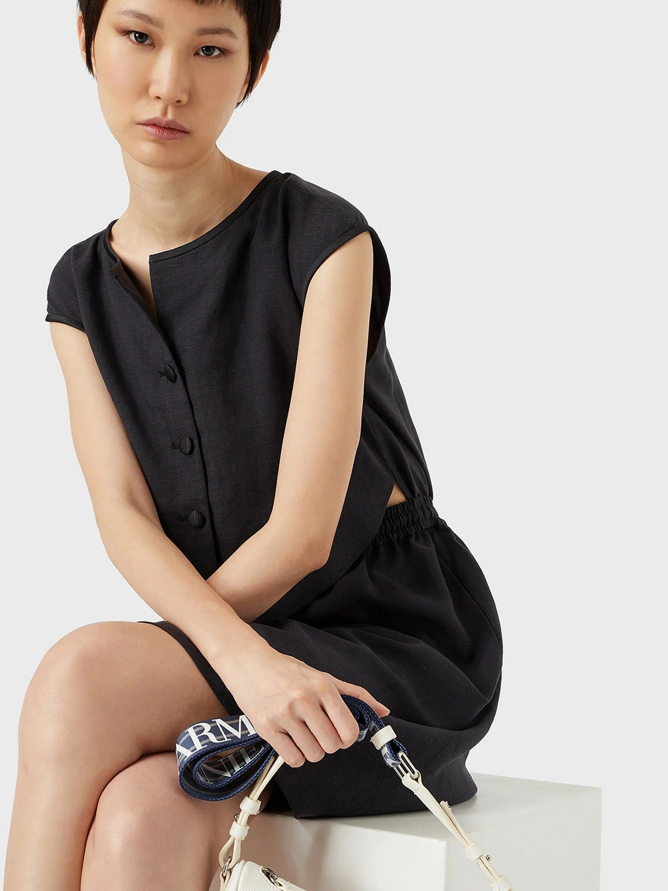 Платья Emporio Armani модель INA1HT-I9907-920 Фото