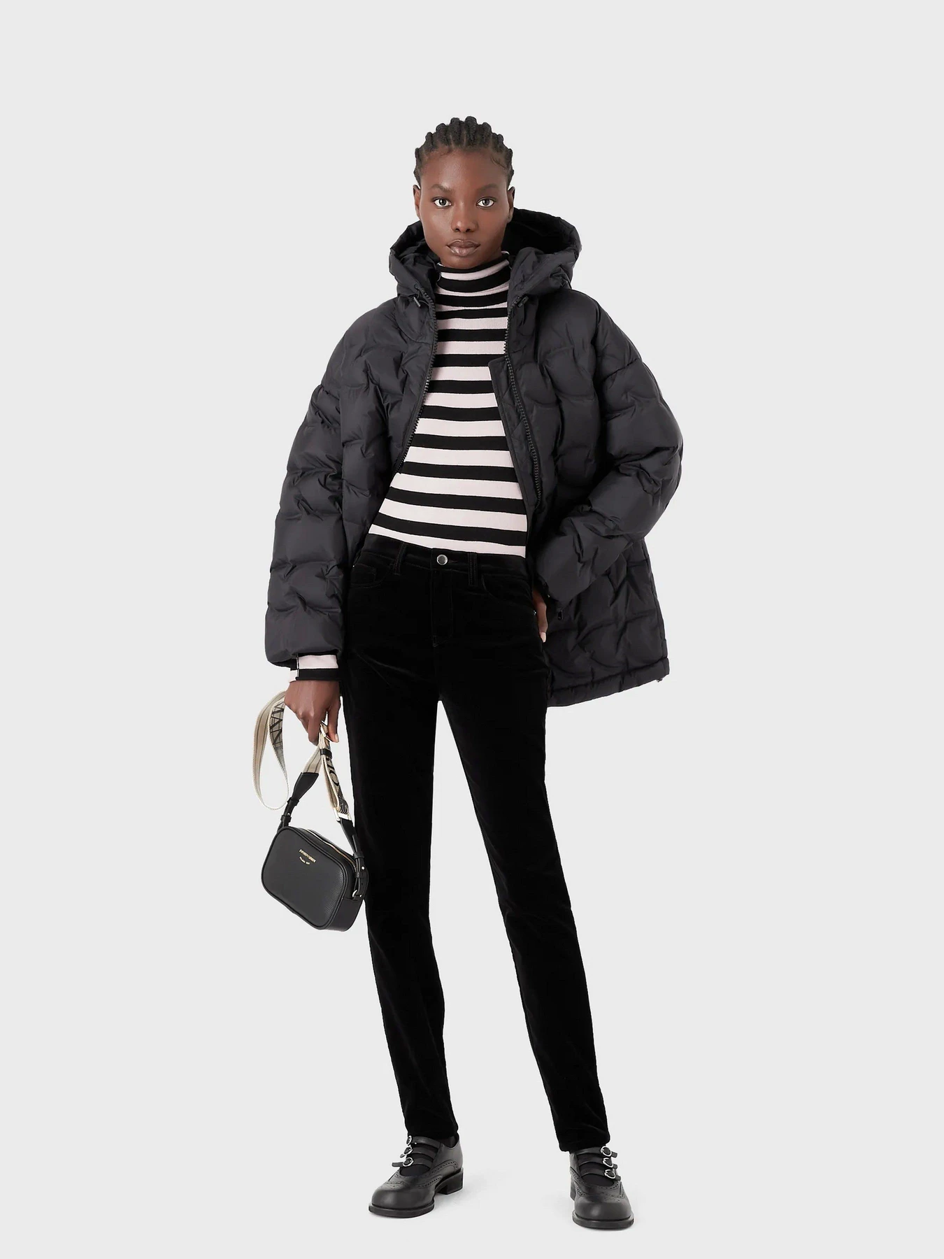 Куртки и дубленки Emporio Armani модель 6L2B87-2NIUZ-0999 Куртки и дубленки Emporio Armani модель 6L2B87-2NIUZ-0999 Фото