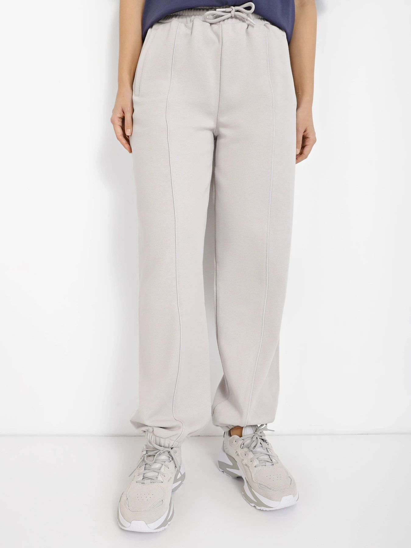 Брюки Emporio Armani модель 6L2P7B-2J49Z-0602 Брюки Emporio Armani модель 6L2P7B-2J49Z-0602 Фото