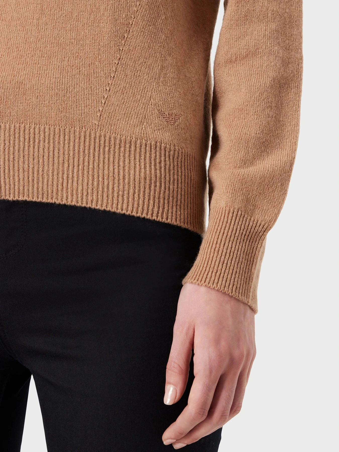 Свитры и кардиганы Emporio Armani модель 8N2MW2-2MA1Z-0137 Свитры и кардиганы Emporio Armani модель 8N2MW2-2MA1Z-0137 Фото
