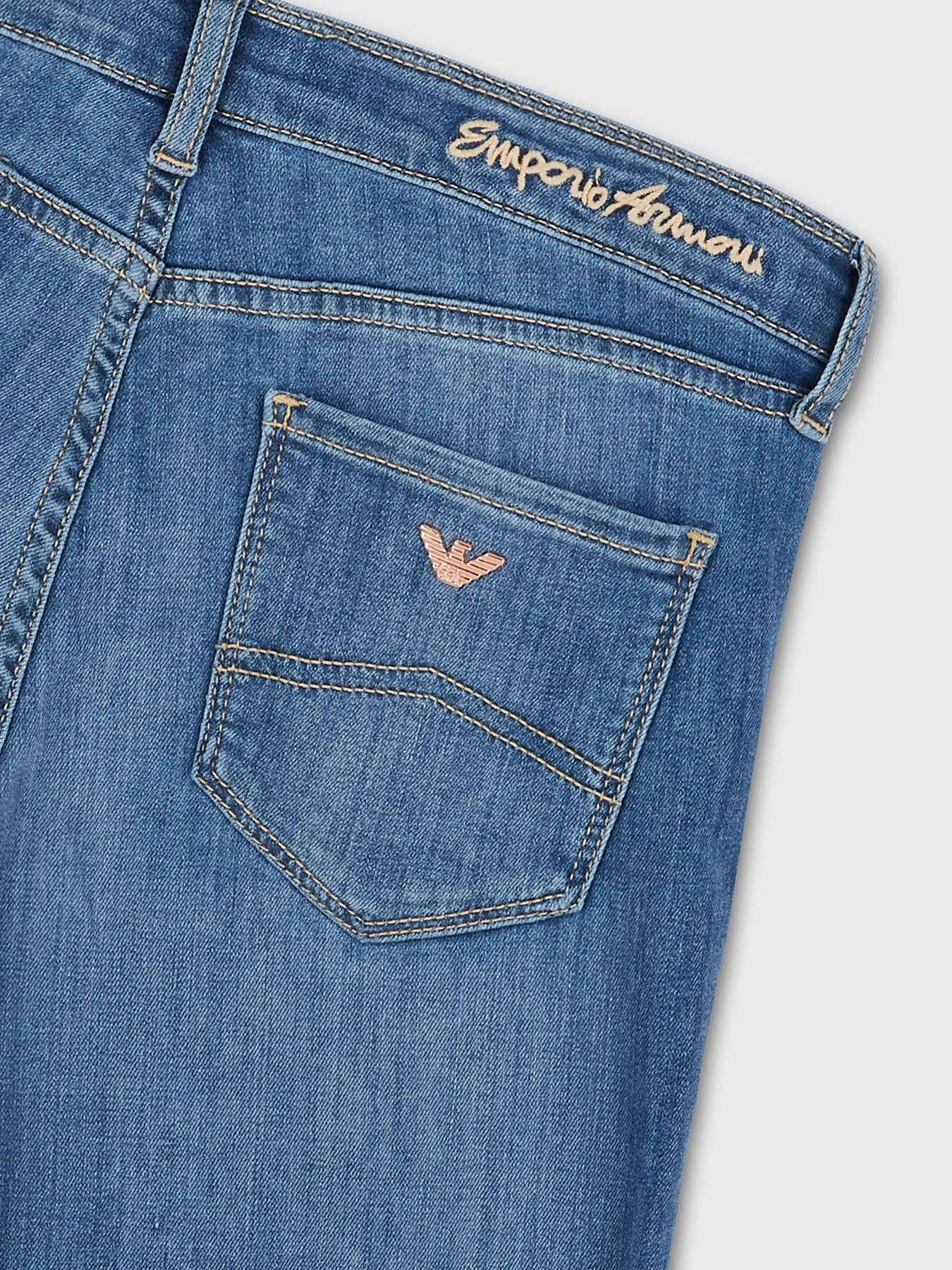 Джинсы Emporio Armani J20 модель 3R2J20-2DZ4Z-0942 Джинсы Emporio Armani J20 модель 3R2J20-2DZ4Z-0942 Фото