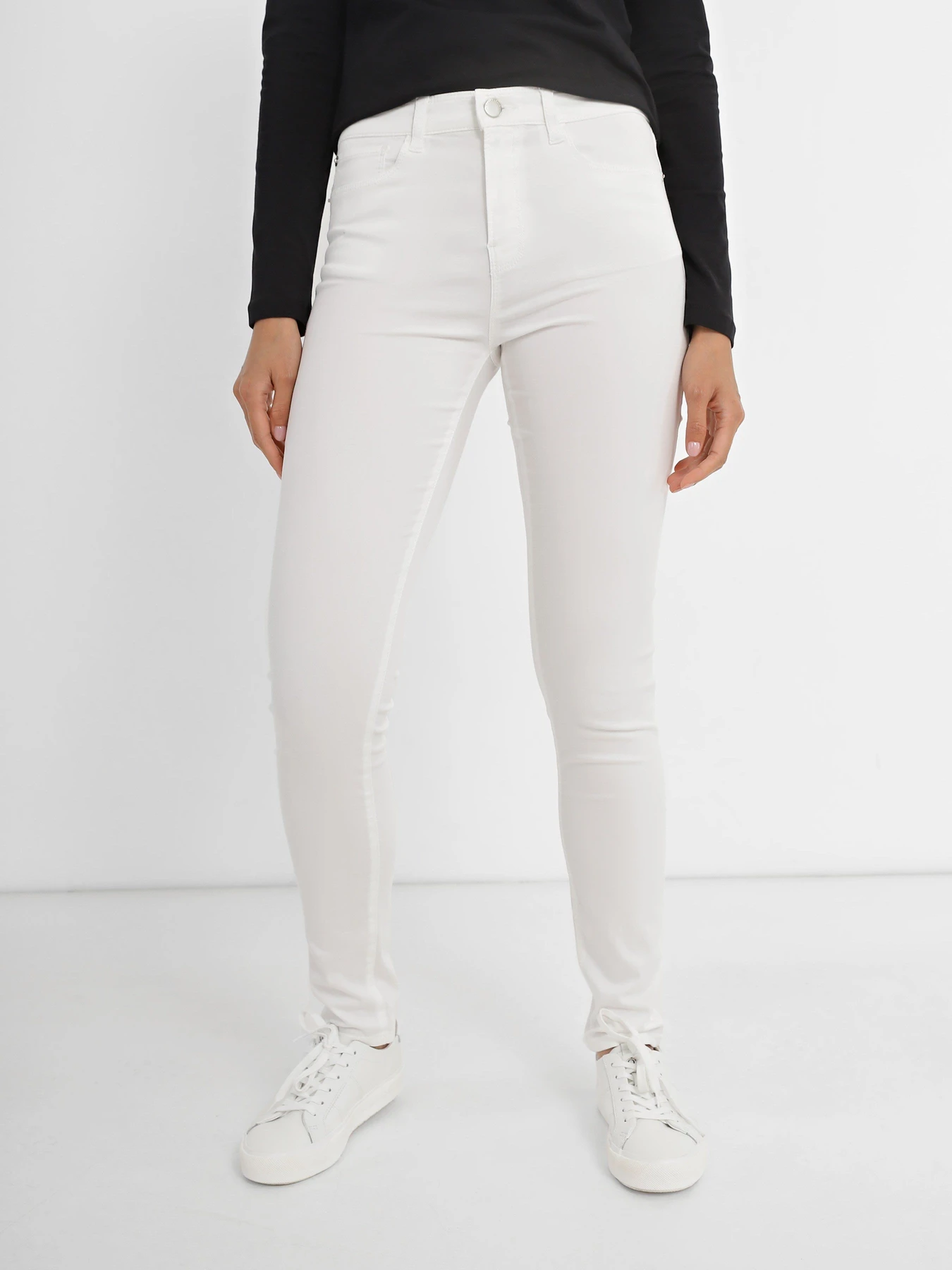 Джинси Emporio Armani J20 модель 3R2J20-2N8HZ-0101 Джинси Emporio Armani J20 модель 3R2J20-2N8HZ-0101 Фото