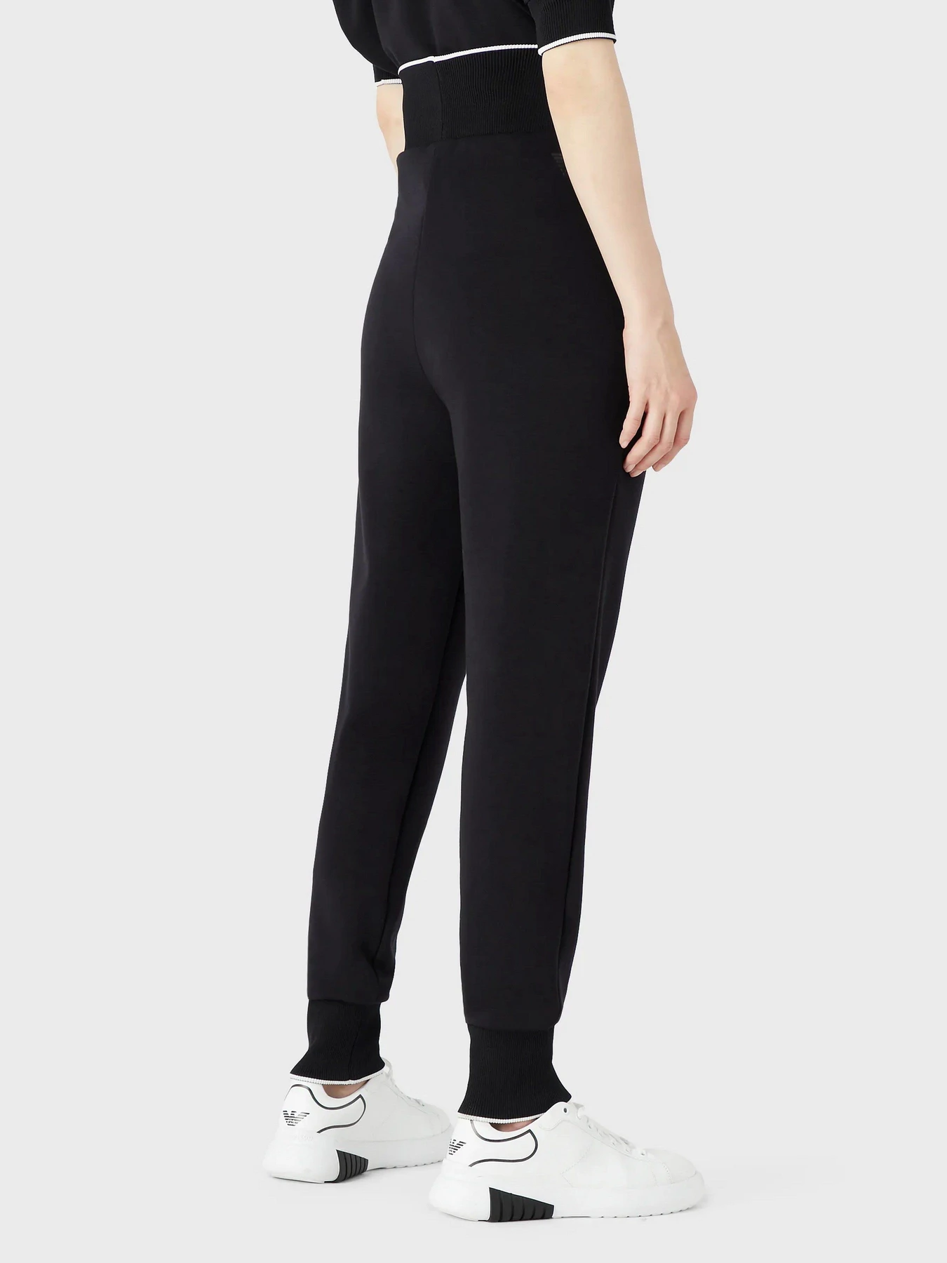 Брюки Emporio Armani модель 3R2P7D-2JRKZ-0926 Брюки Emporio Armani модель 3R2P7D-2JRKZ-0926 Фото