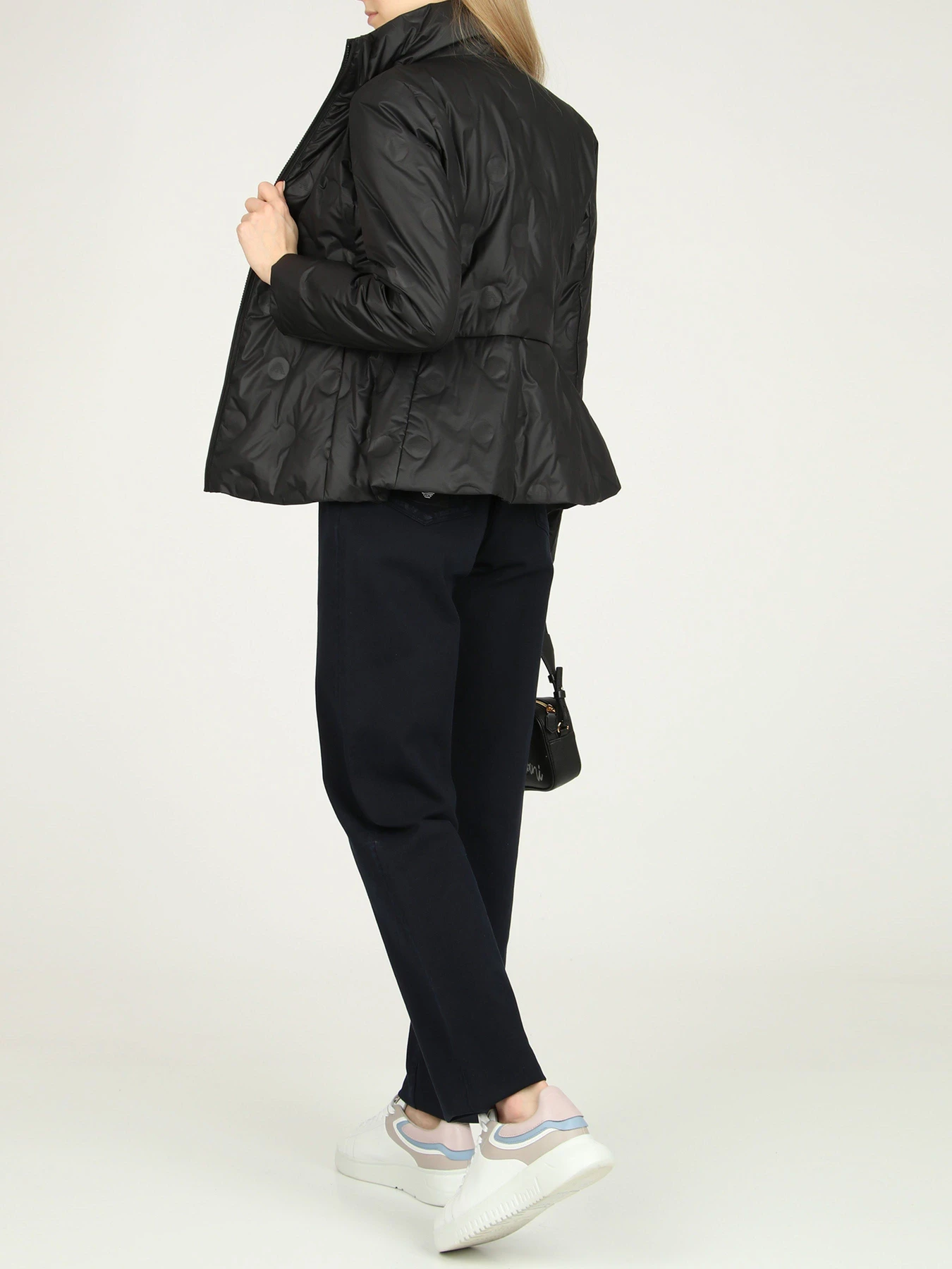Куртки и дубленки Emporio Armani модель 3R2B61-2NYBZ-0999 Куртки и дубленки Emporio Armani модель 3R2B61-2NYBZ-0999 Фото