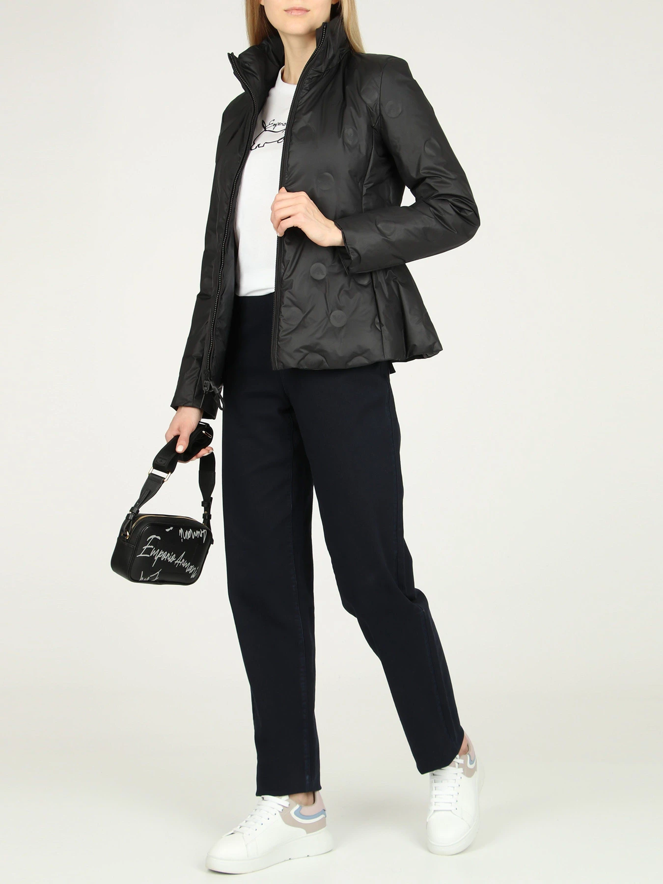 Куртки и дубленки Emporio Armani модель 3R2B61-2NYBZ-0999 Куртки и дубленки Emporio Armani модель 3R2B61-2NYBZ-0999 Фото