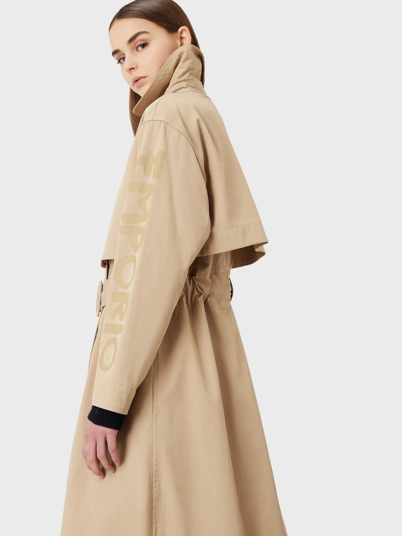 Пальто и плащи Emporio Armani модель 3R2L73-2NHYZ-0132 Пальто и плащи Emporio Armani модель 3R2L73-2NHYZ-0132 Фото