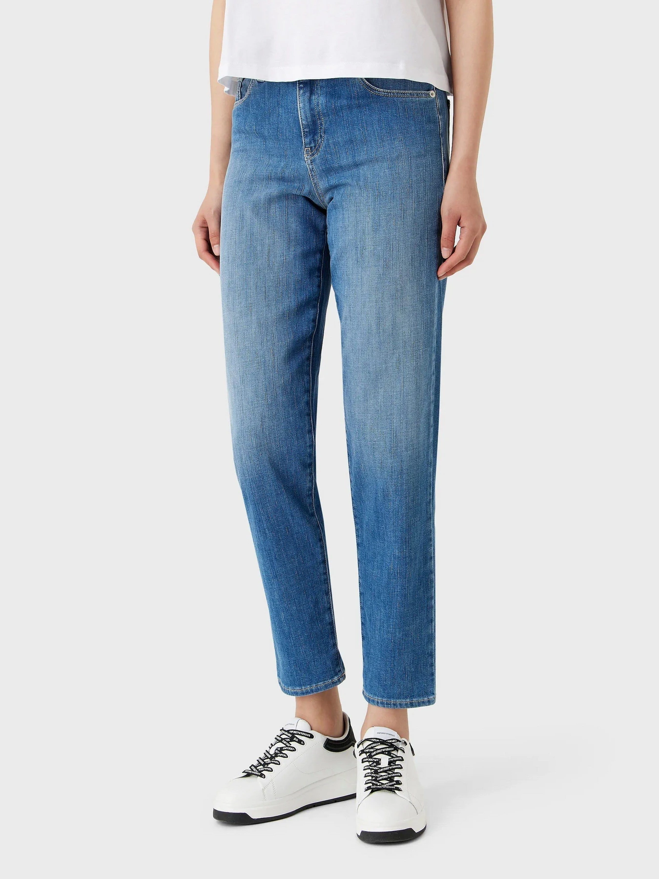 Джинси Emporio Armani J90 модель 3R2J90-2DW7Z-0941 Джинси Emporio Armani J90 модель 3R2J90-2DW7Z-0941 Фото