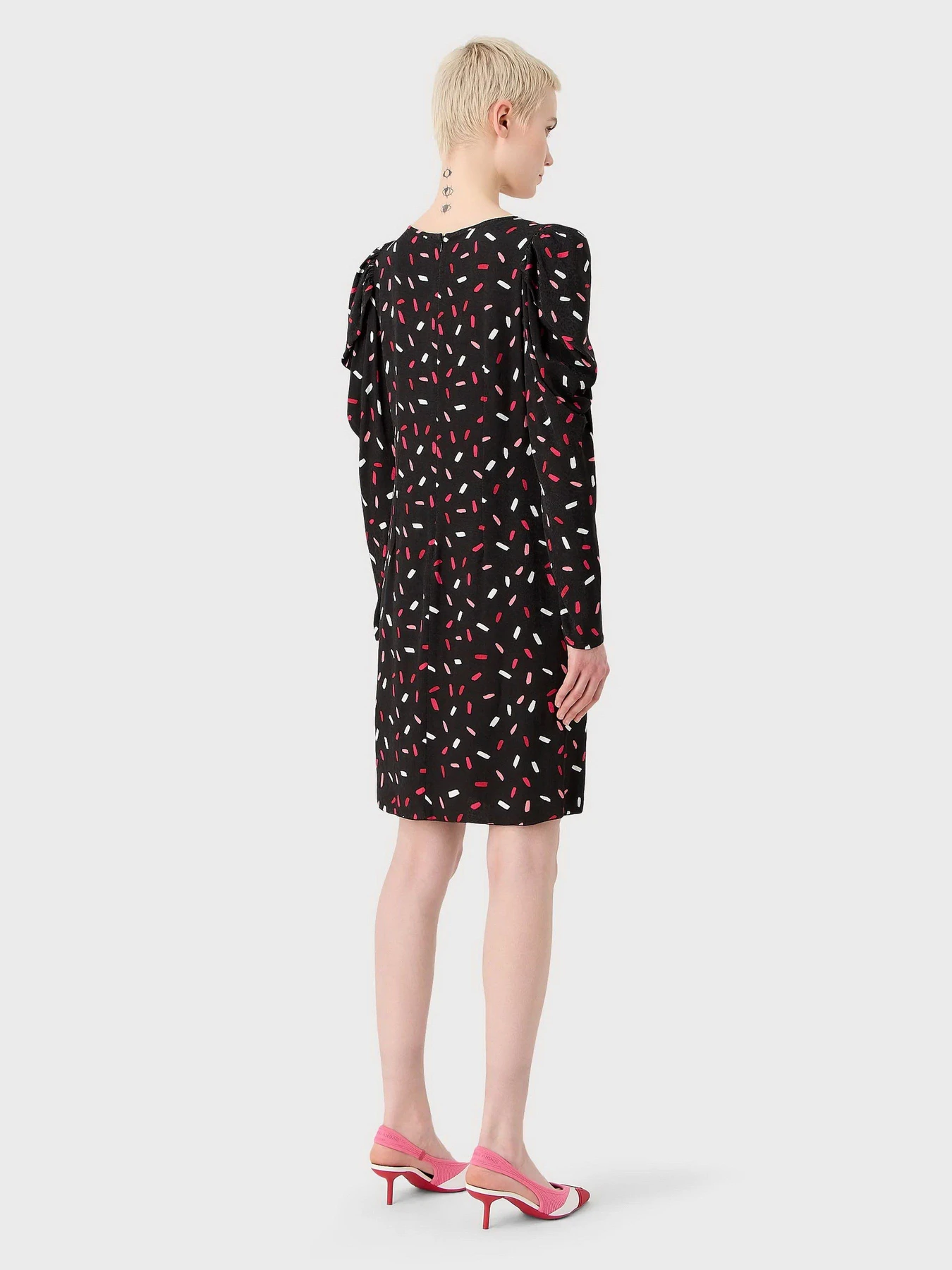 Платья Emporio Armani модель 6R2A85-2NN8Z-F011 Платья Emporio Armani модель 6R2A85-2NN8Z-F011 Фото