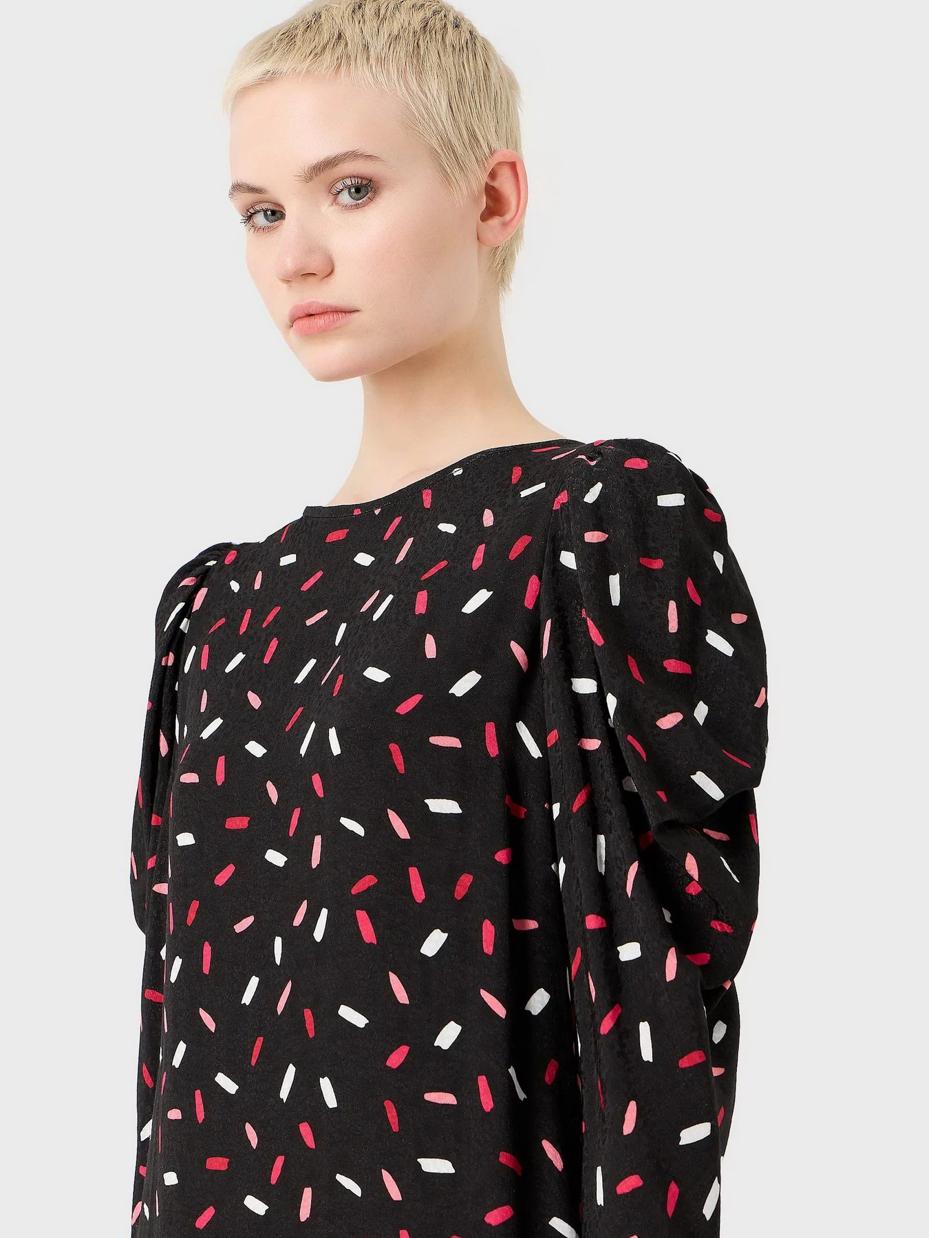 Платья Emporio Armani модель 6R2A85-2NN8Z-F011 Платья Emporio Armani модель 6R2A85-2NN8Z-F011 Фото