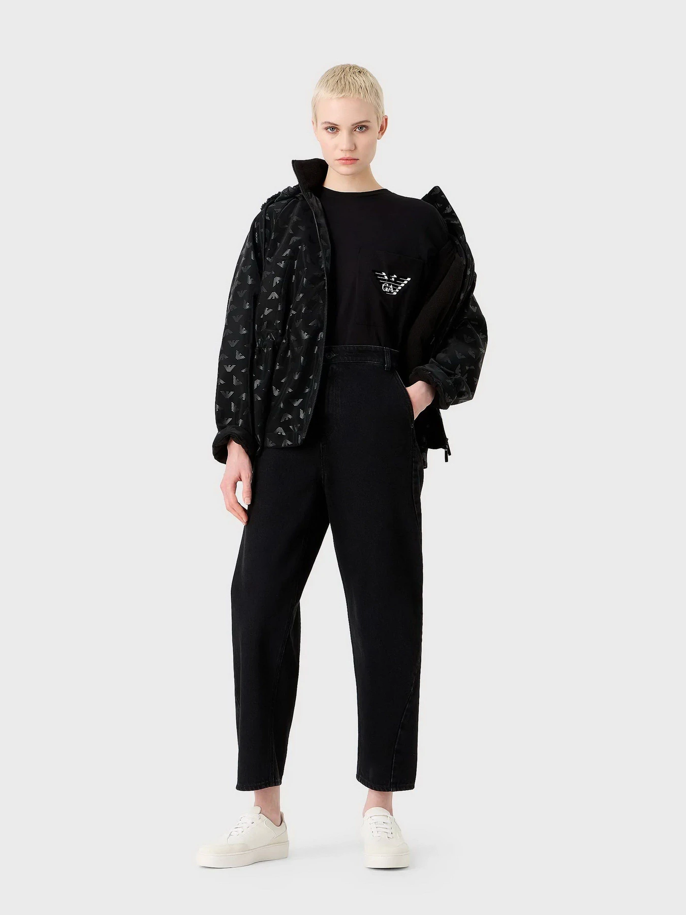 Джинсы Emporio Armani J5B модель 6R2J5B-2DBEZ-0005 Джинсы Emporio Armani J5B модель 6R2J5B-2DBEZ-0005 Фото