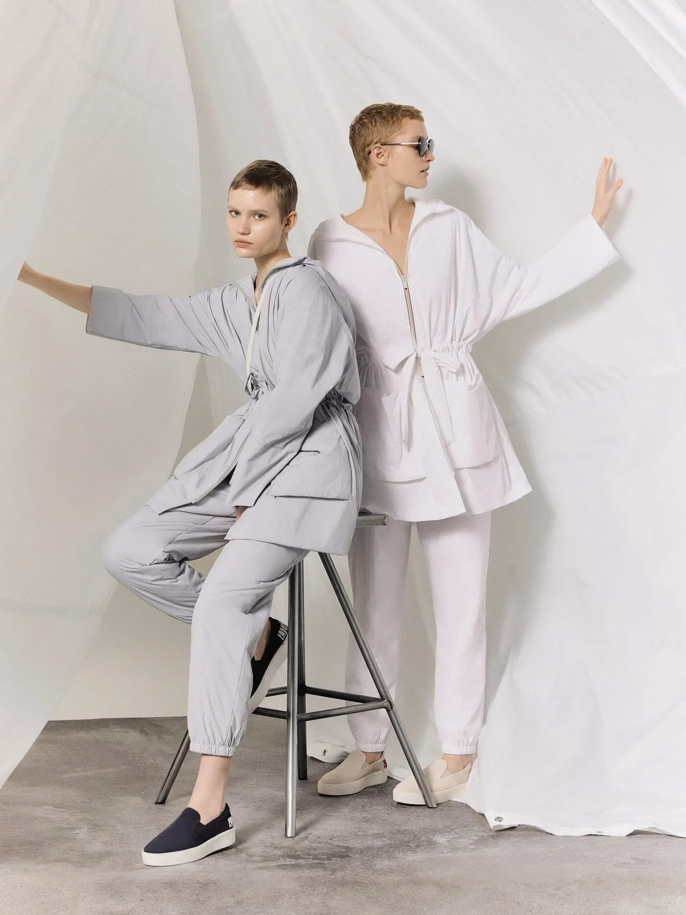 Куртки и дубленки Emporio Armani модель 6R2L67-2NFBZ-0101 Куртки и дубленки Emporio Armani модель 6R2L67-2NFBZ-0101 Фото