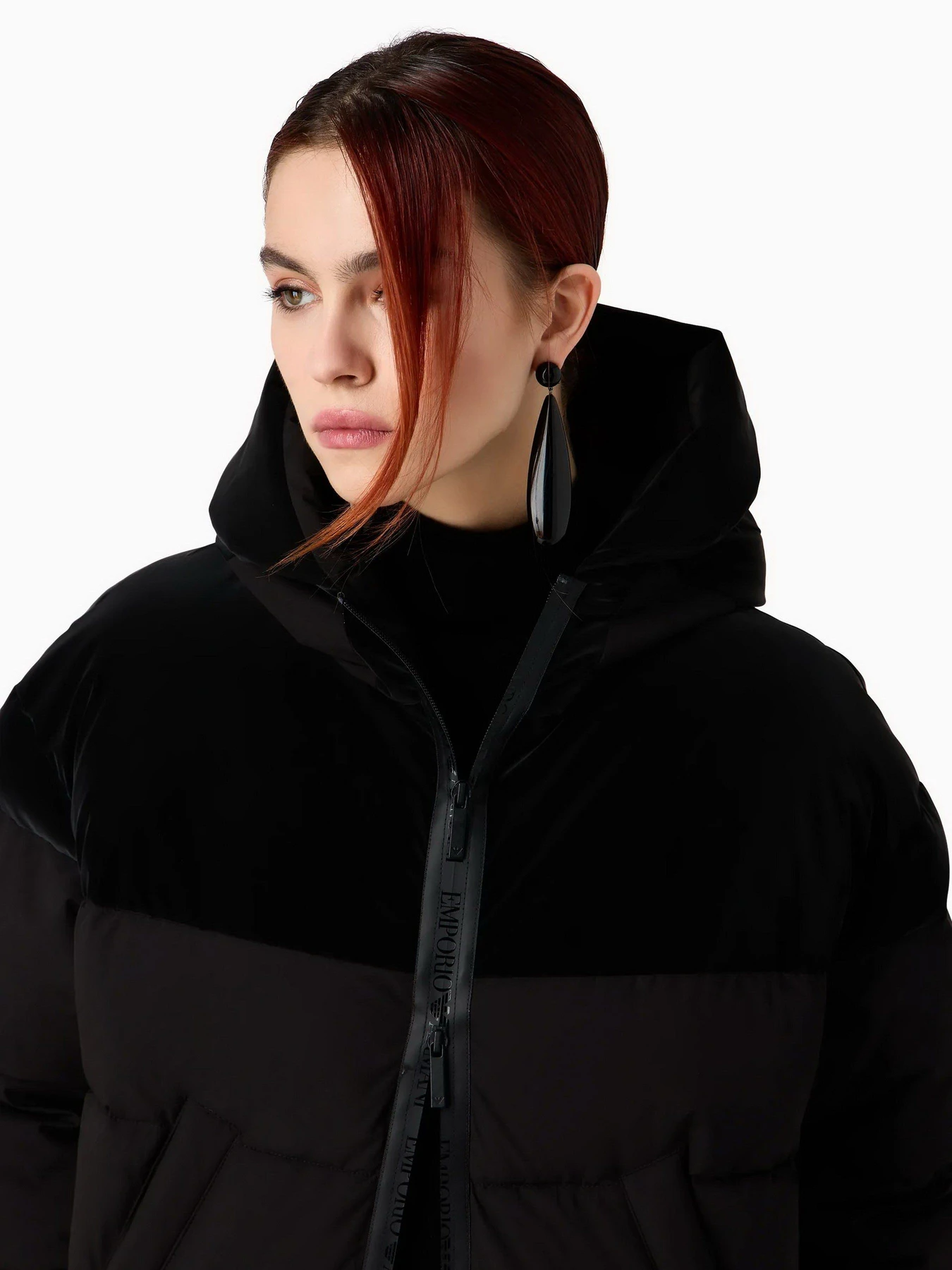 Куртки и дубленки Emporio Armani модель 6R2B77-2NFFZ-0999 Куртки и дубленки Emporio Armani модель 6R2B77-2NFFZ-0999 Фото