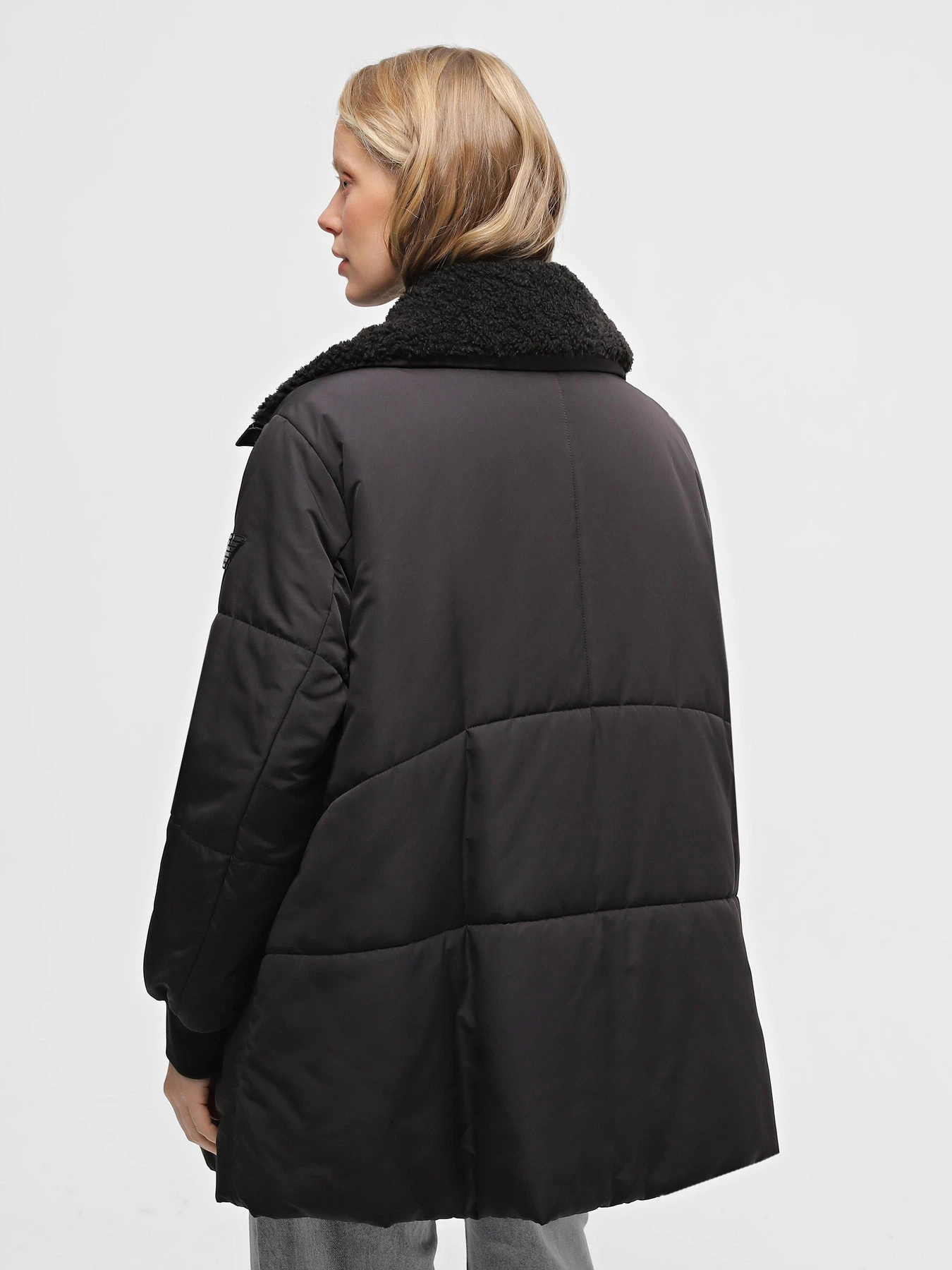 Куртки та дублянки Emporio Armani модель 6R2B85-2NNIZ-0999 Куртки та дублянки Emporio Armani модель 6R2B85-2NNIZ-0999 Фото