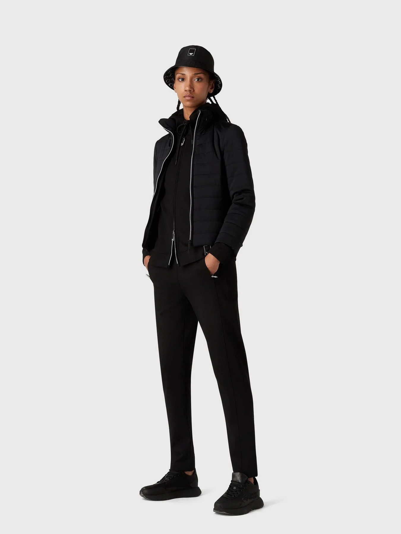 Куртки и дубленки Emporio Armani модель 6R2B96-2NFMZ-0999 Фото