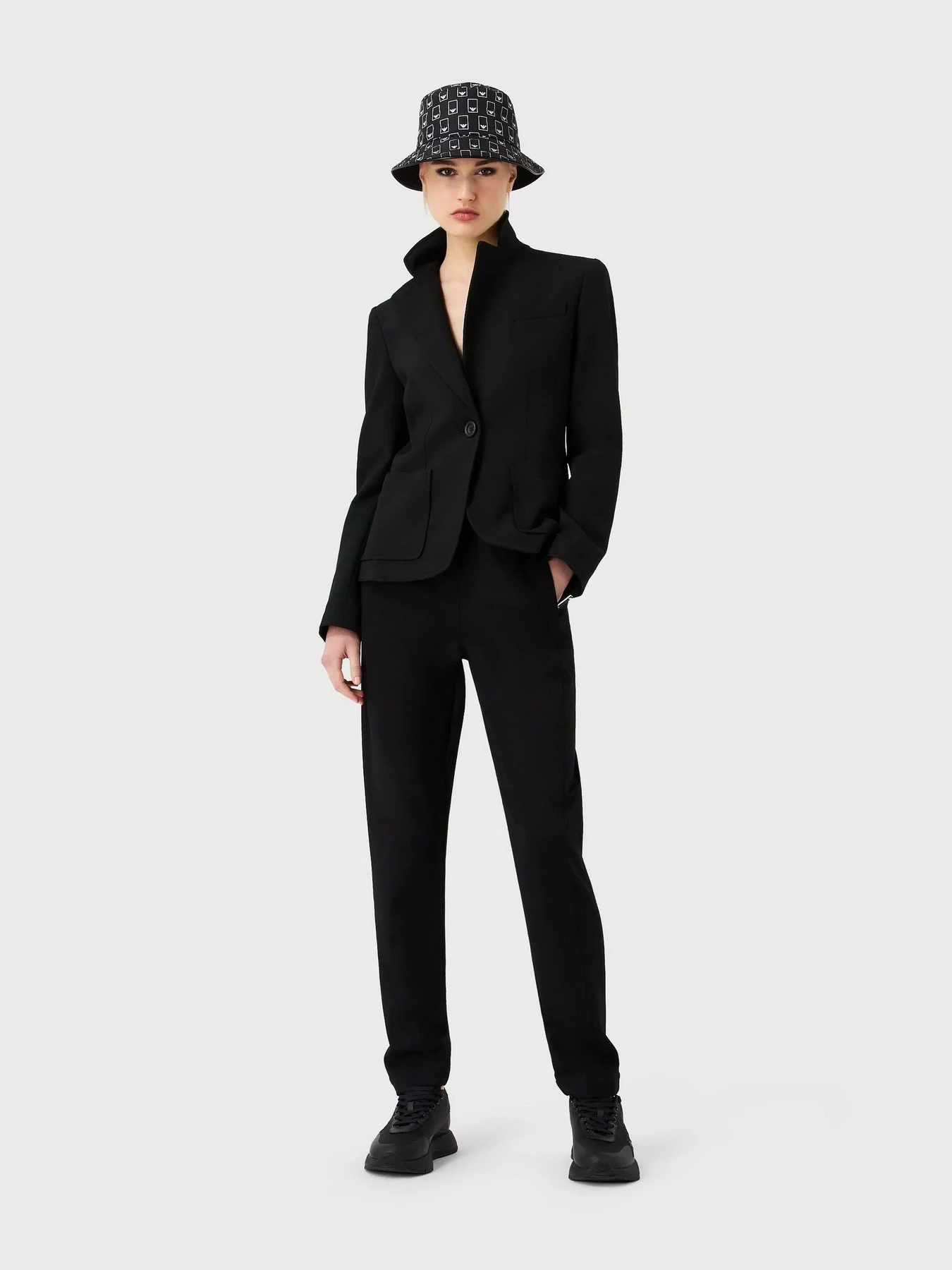 Пиджаки Emporio Armani модель 6R2G99-2N2PZ-0999 Пиджаки Emporio Armani модель 6R2G99-2N2PZ-0999 Фото