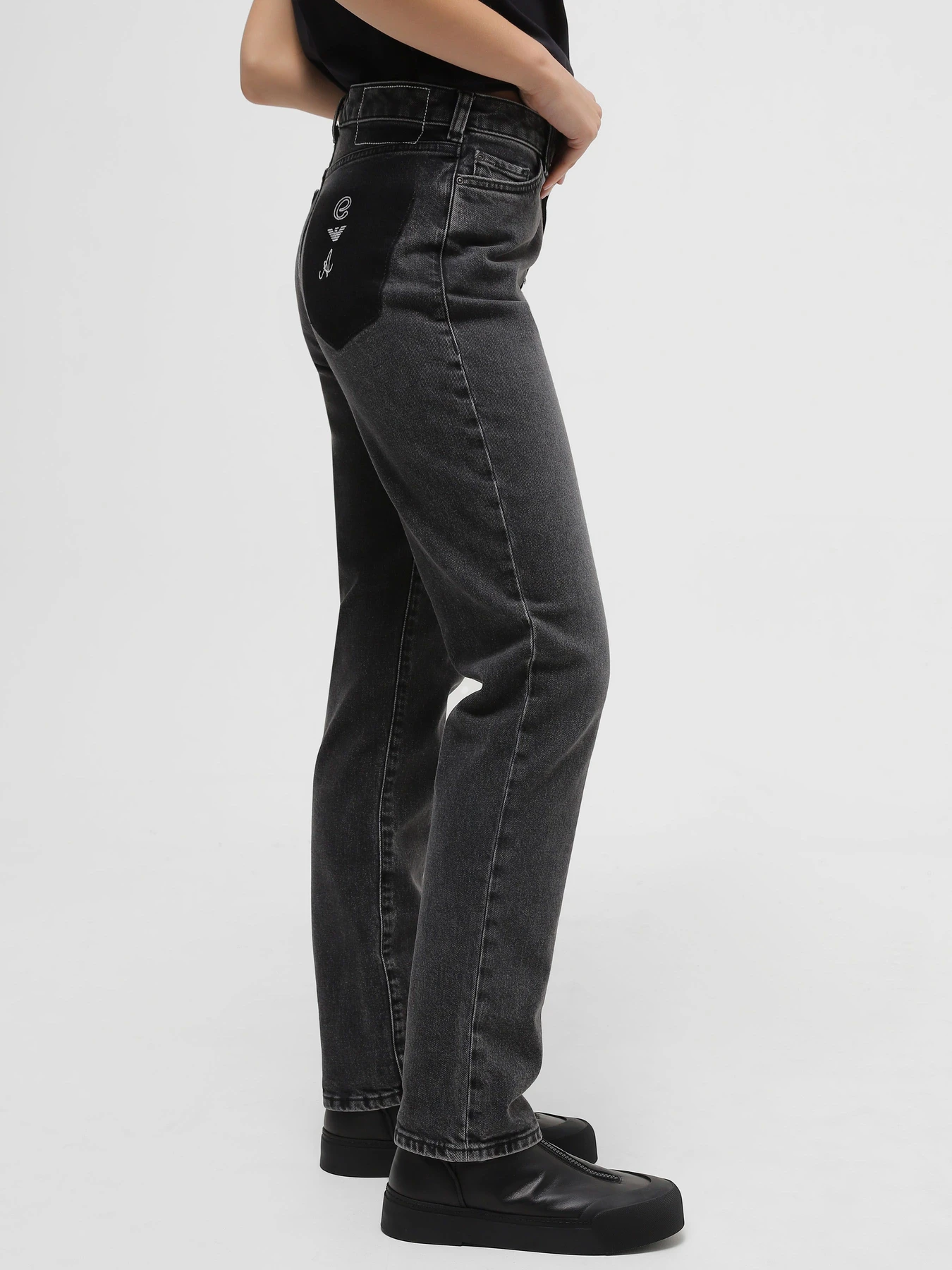 Джинсы Emporio Armani J15 модель 6R2J15-2DAWZ-0662 Джинсы Emporio Armani J15 модель 6R2J15-2DAWZ-0662 Фото