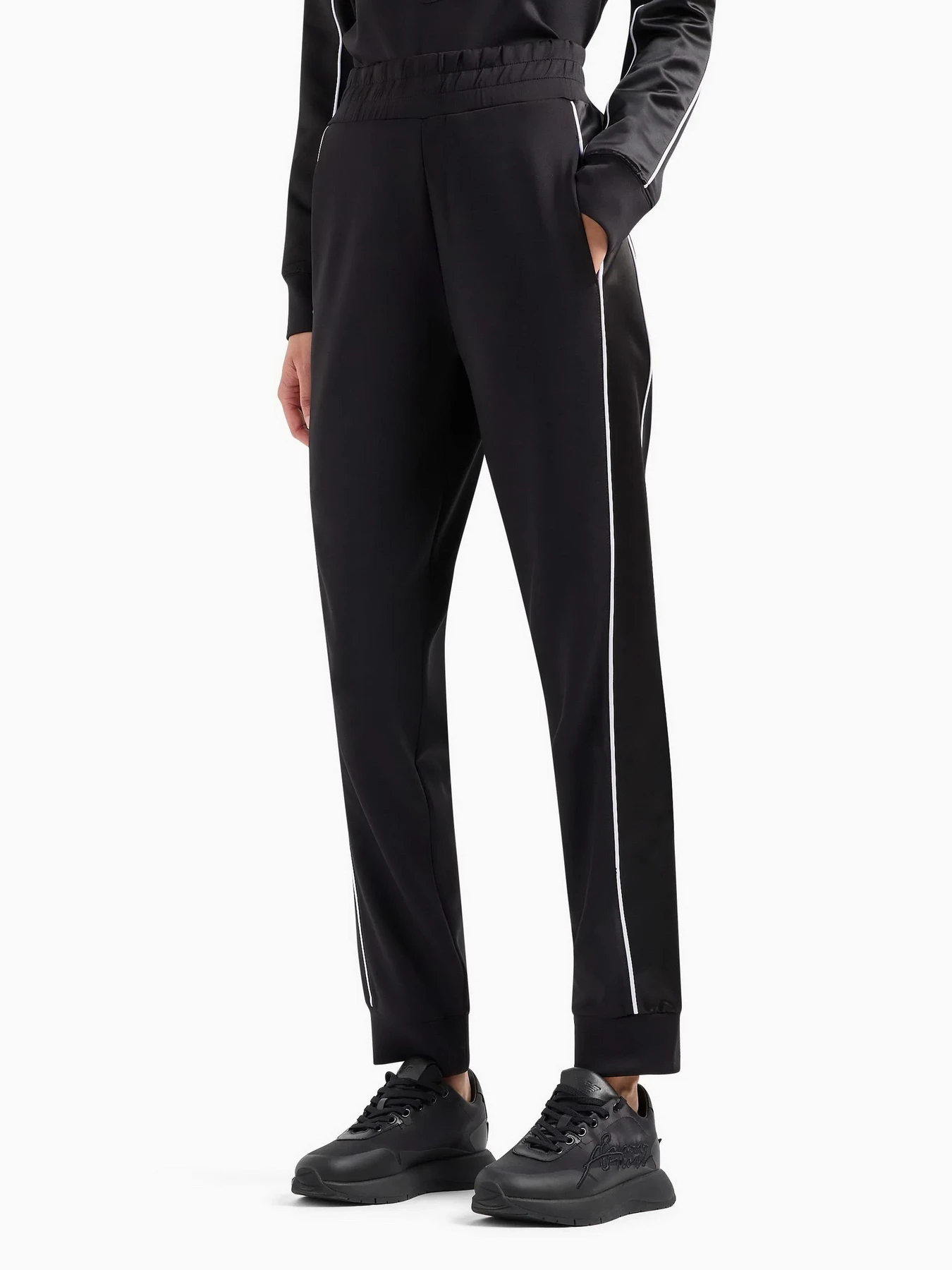 Штани Emporio Armani модель 6R2P7J-2JVLZ-0999 Штани Emporio Armani модель 6R2P7J-2JVLZ-0999 Фото