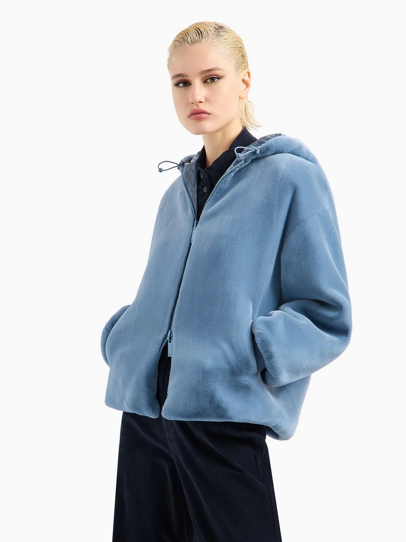 Куртки и дубленки Emporio Armani модель H4NB1D-E9917-017 Куртки и дубленки Emporio Armani модель H4NB1D-E9917-017 Фото