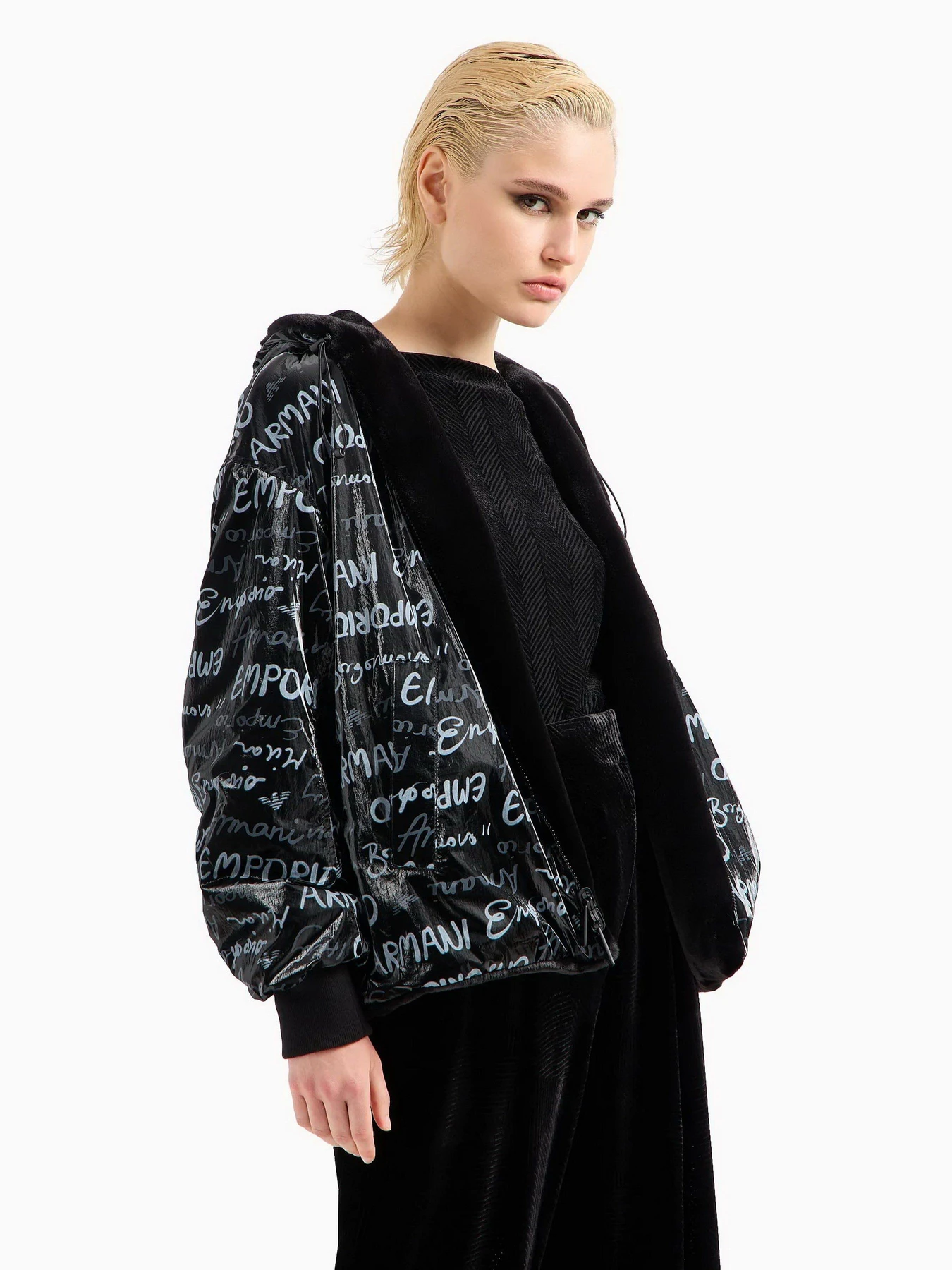 Куртки и дубленки Emporio Armani модель H4NB1D-E9917-099 Куртки и дубленки Emporio Armani модель H4NB1D-E9917-099 Фото